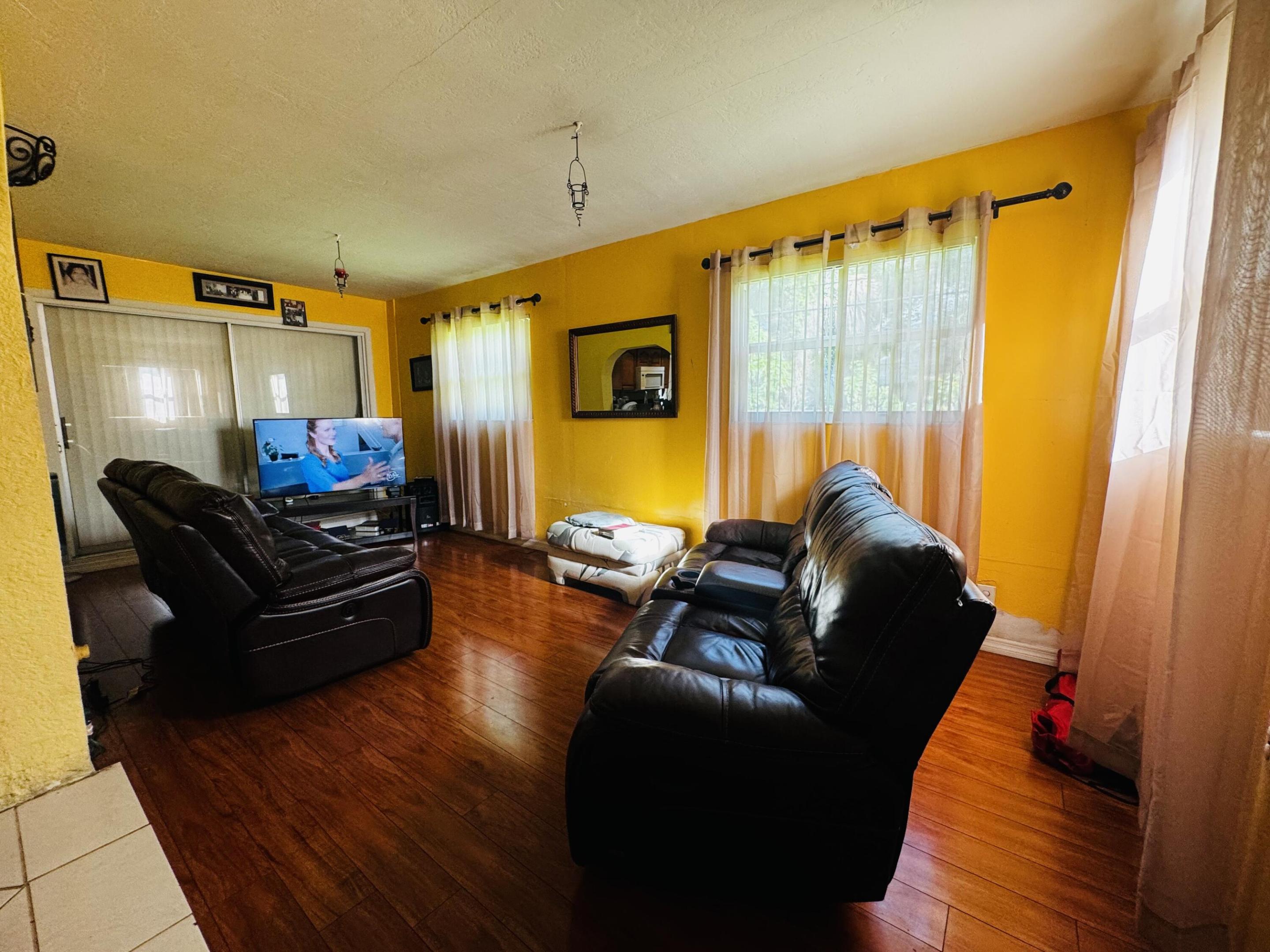 6600 NW 24th St Street