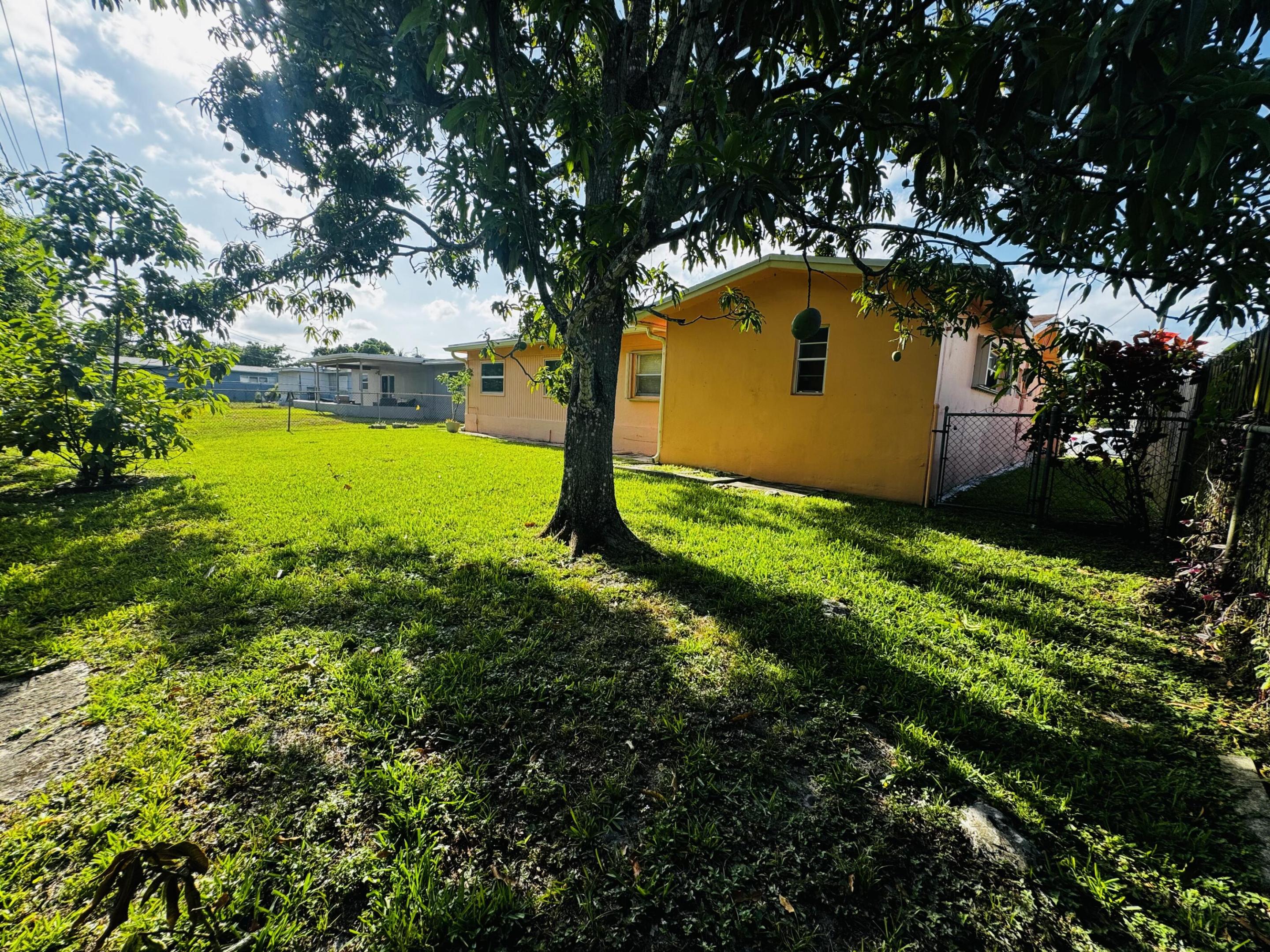 6600 NW 24th St Street