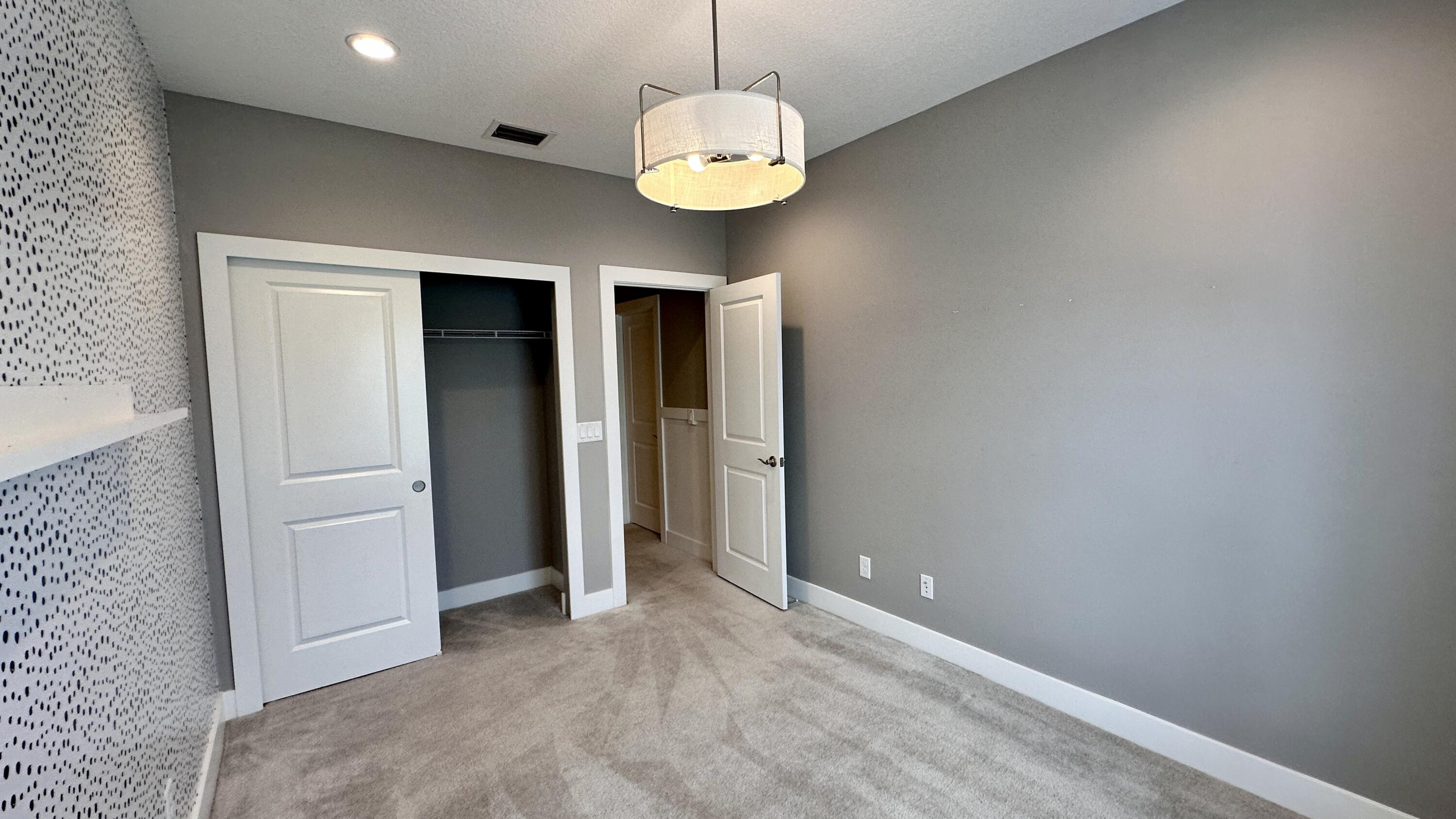 1832 Sandpiper Pointe Place