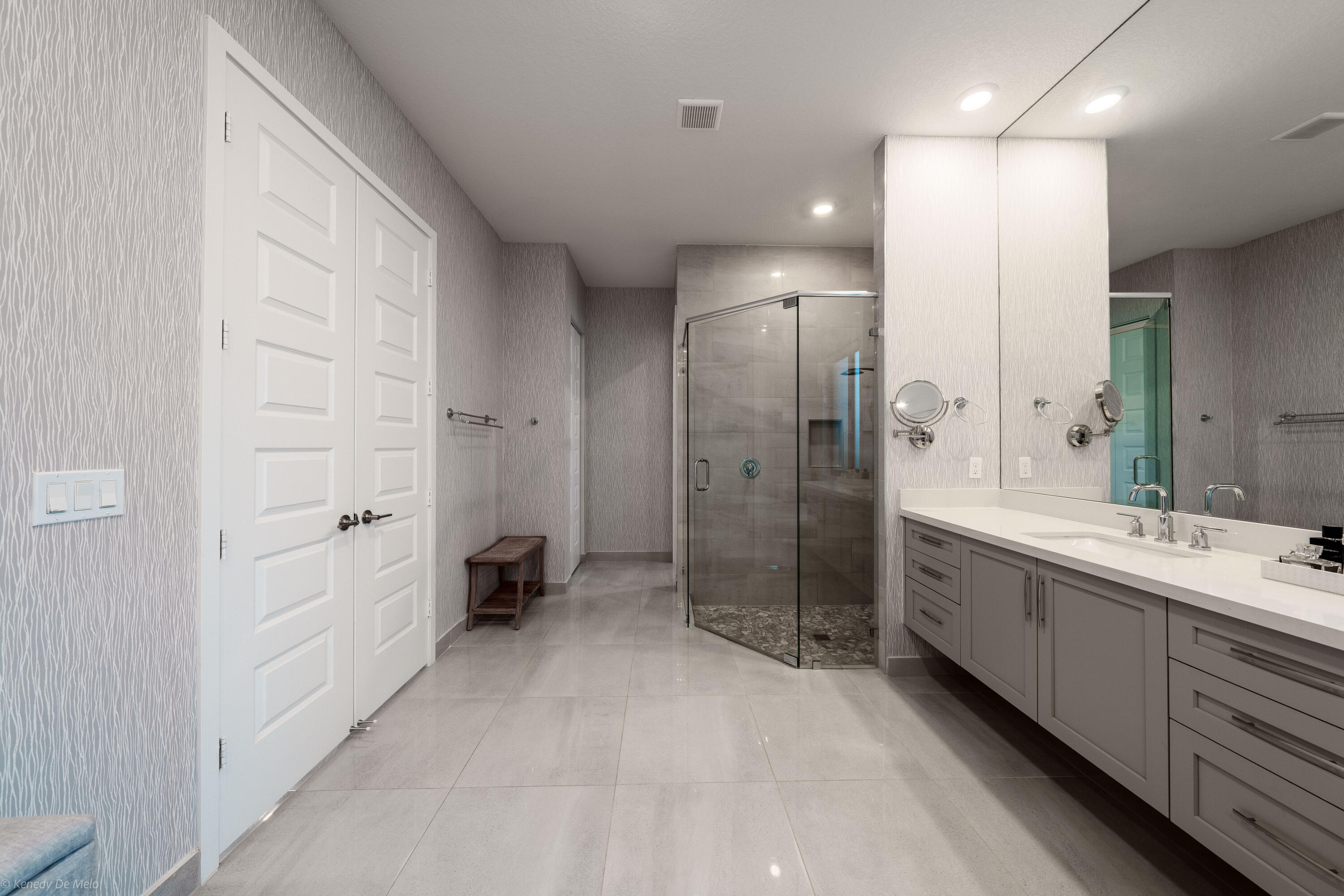 10693 N Lago Vista Circle, Parkland