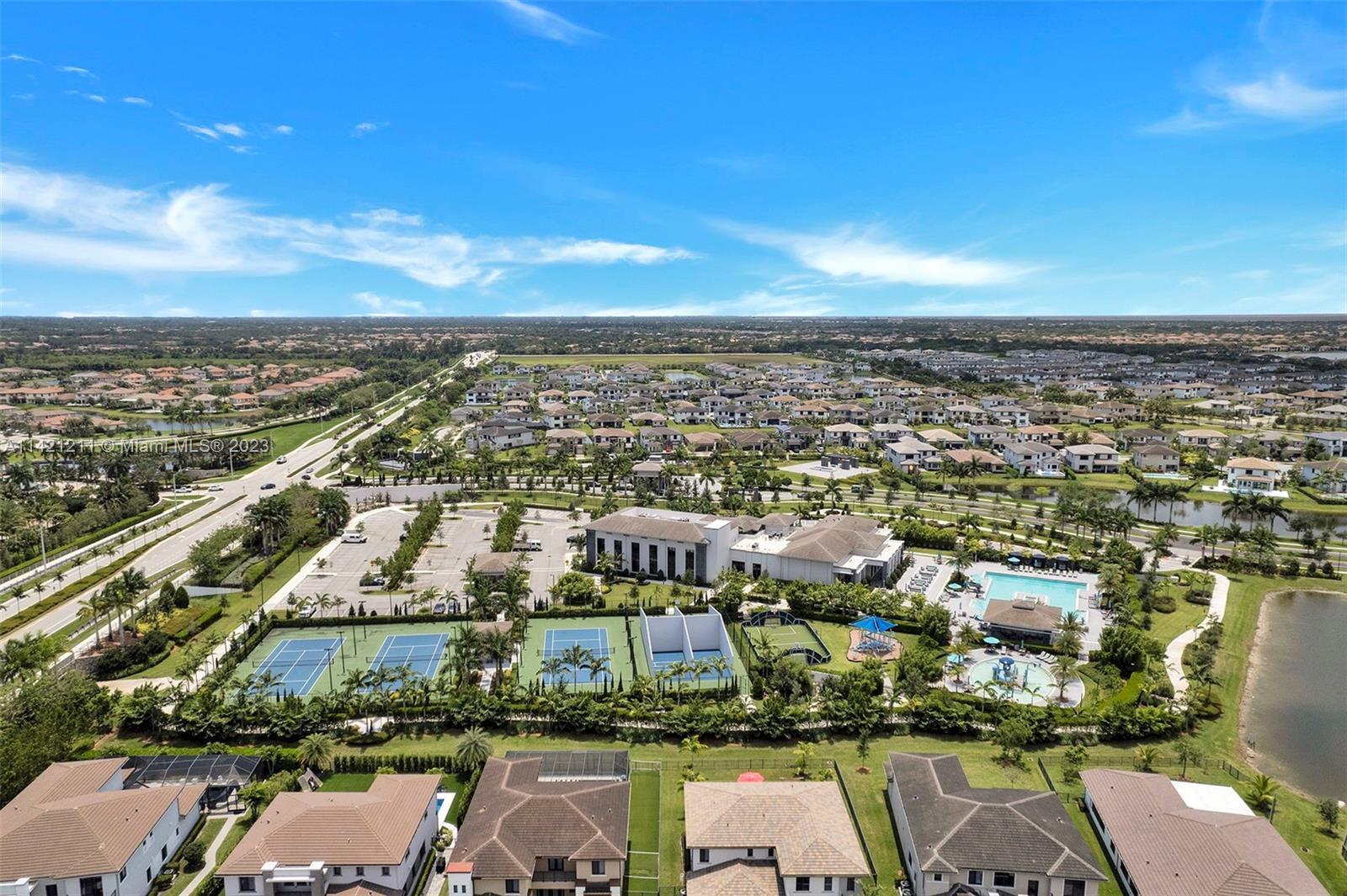 10693 N Lago Vista Circle, Parkland
