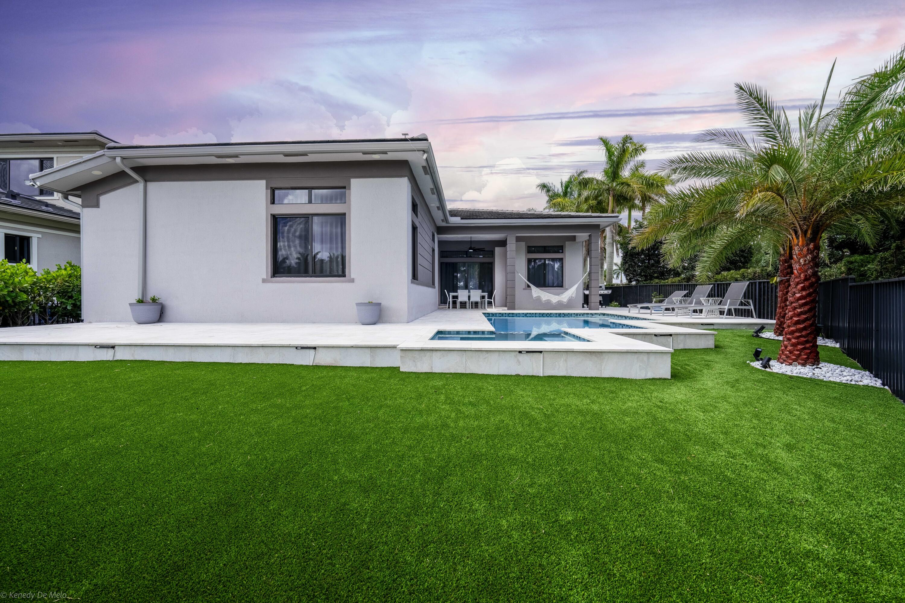 10693 N Lago Vista Circle, Parkland