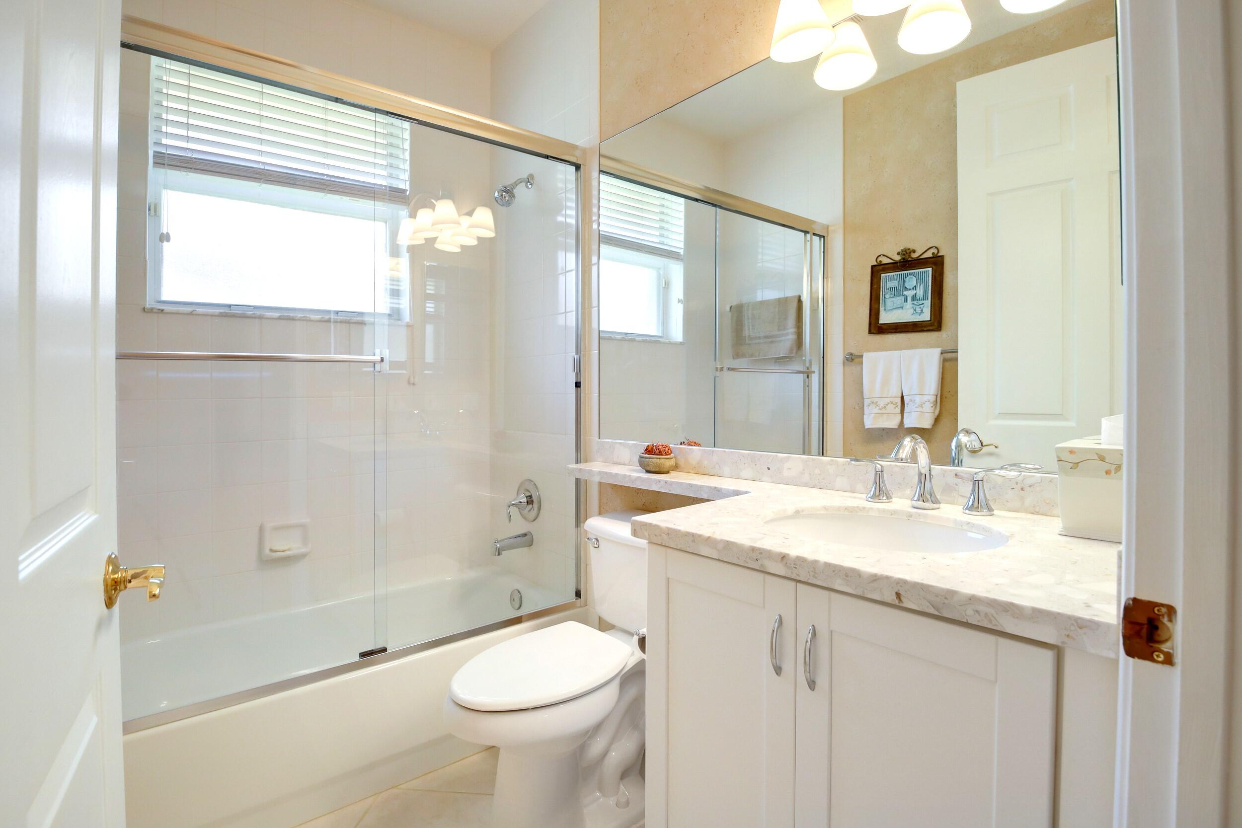 5394 Landon Circle, Boynton Beach