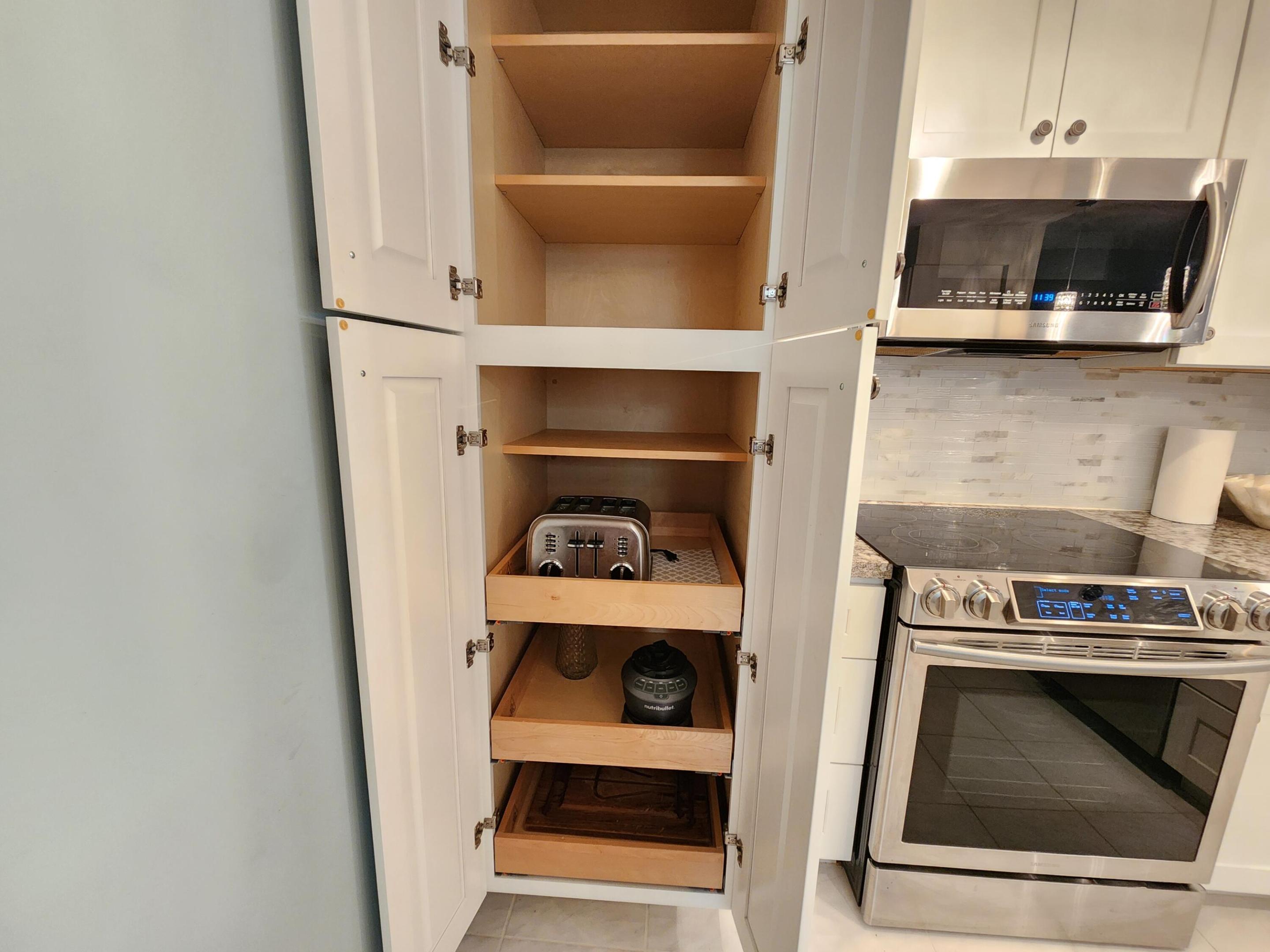 1147 Hillsboro Mile 209