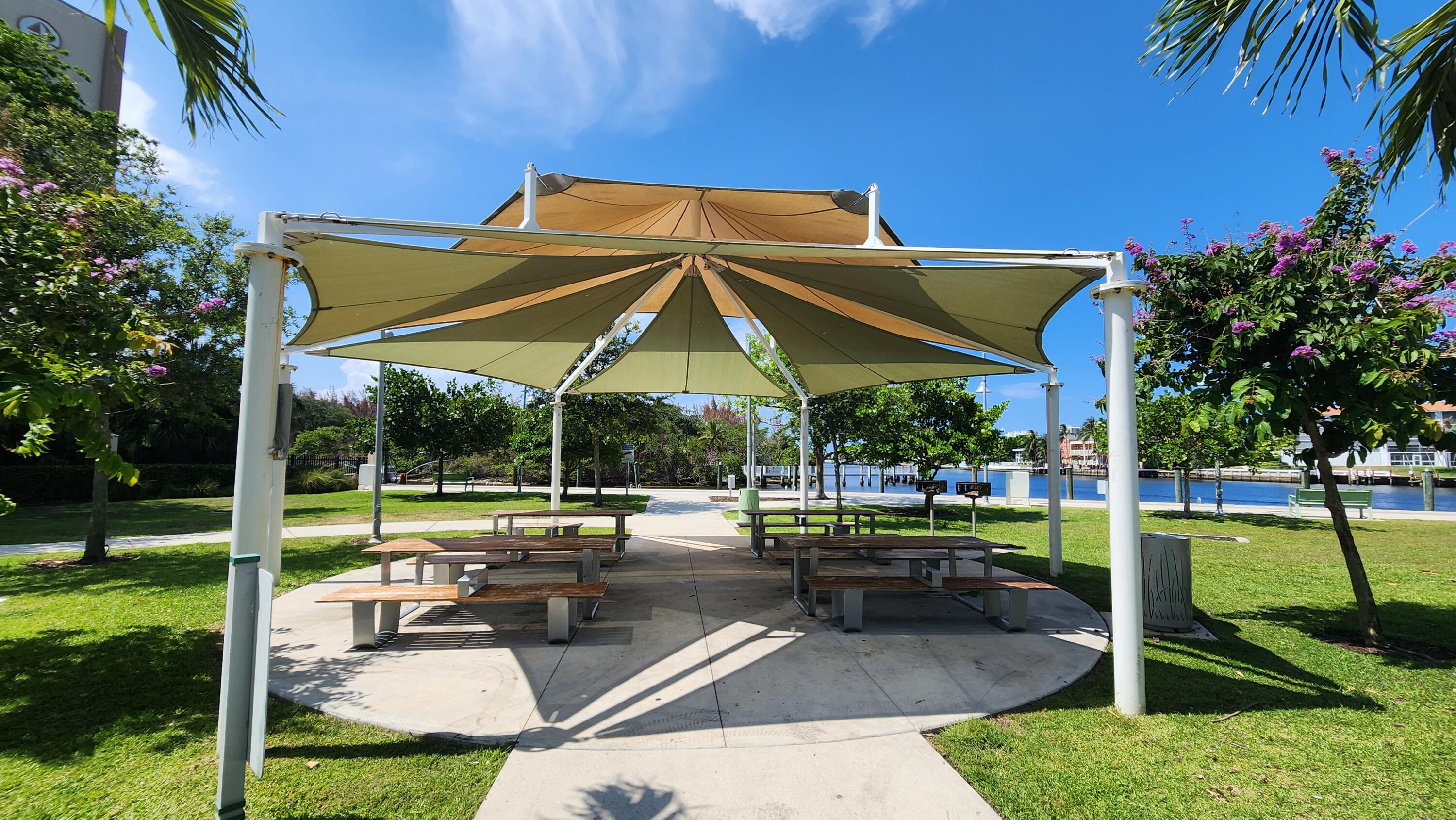 1147 Hillsboro Mile 209