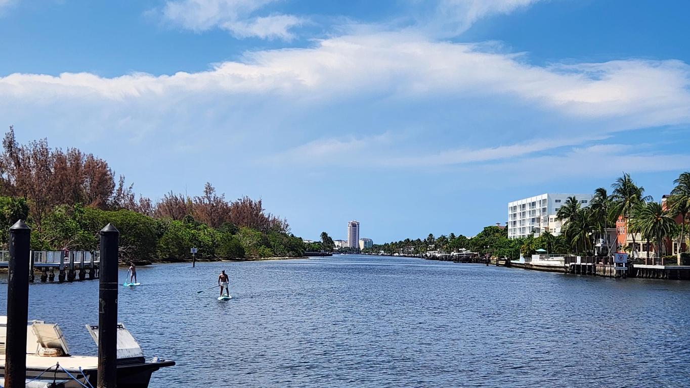 1147 Hillsboro Mile 209