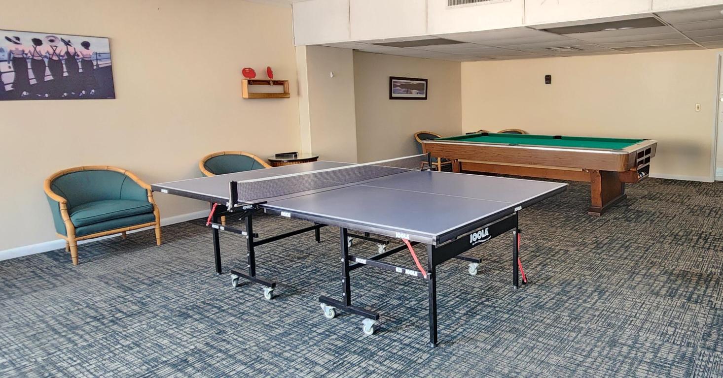 1147 Hillsboro Mile 209