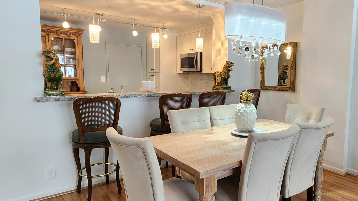 1147 Hillsboro Mile 209