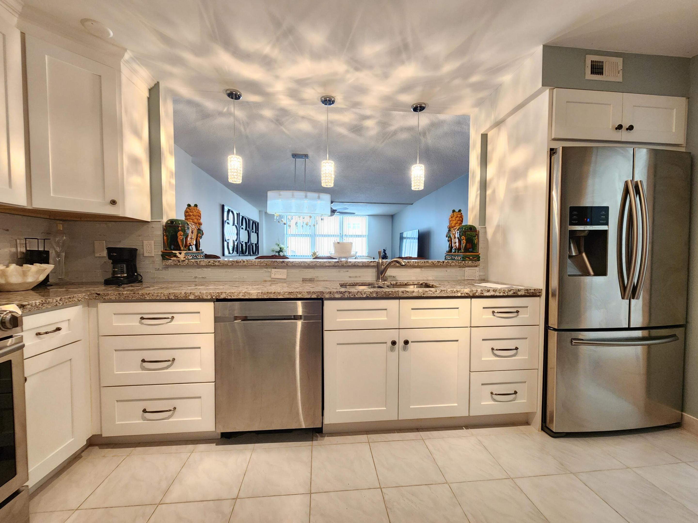 1147 Hillsboro Mile 209