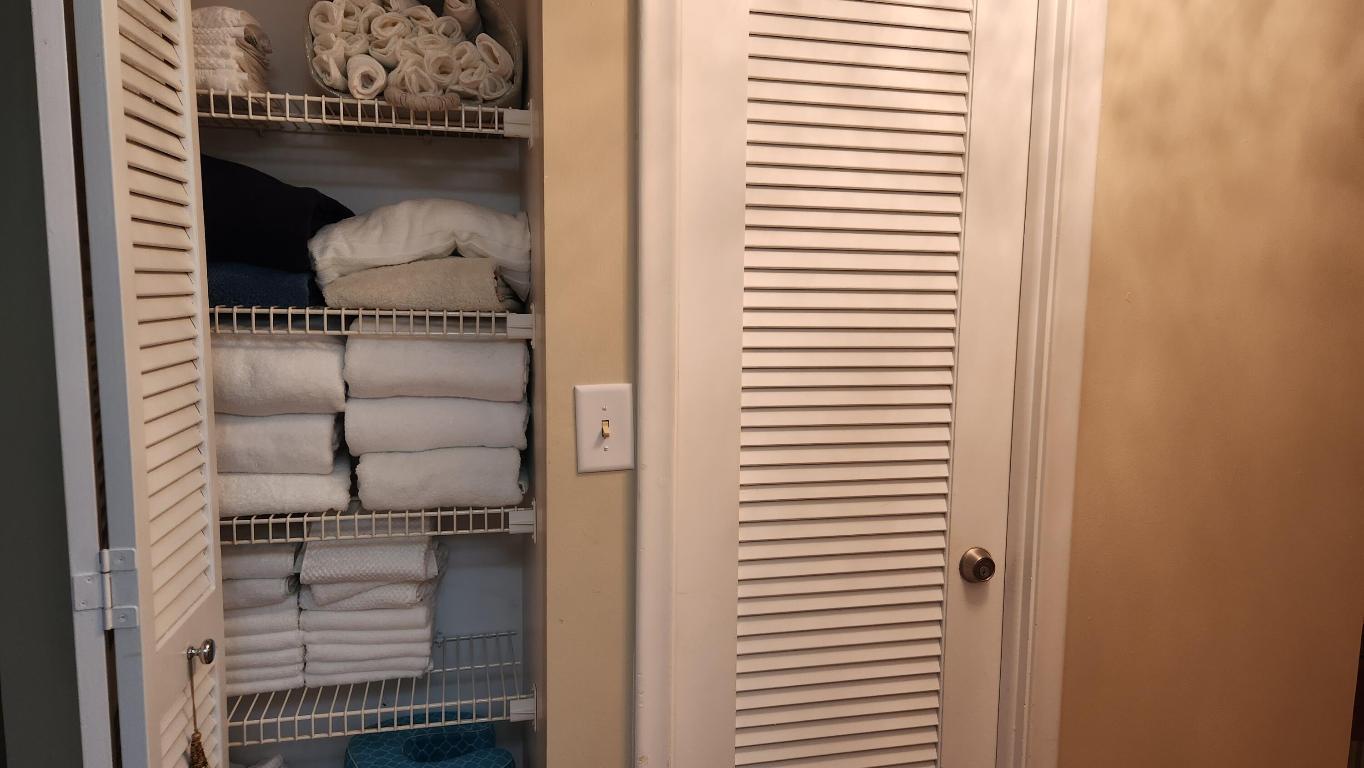 1147 Hillsboro Mile 209