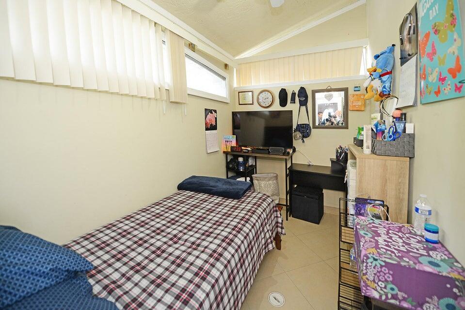 21904 N Palmetto Circle North Circle