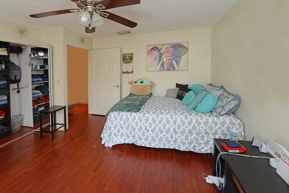 21904 N Palmetto Circle North Circle