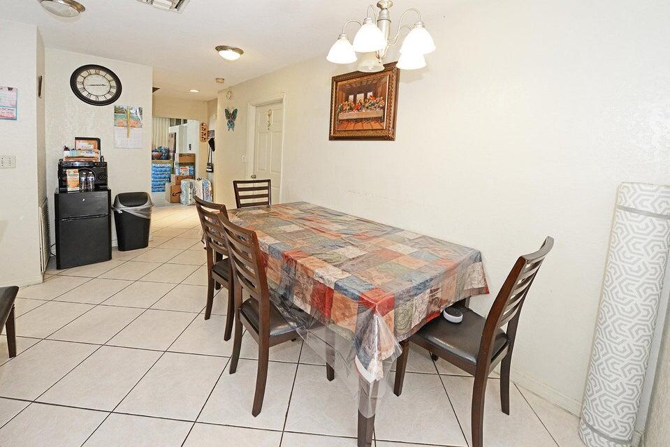 21904 N Palmetto Circle North Circle