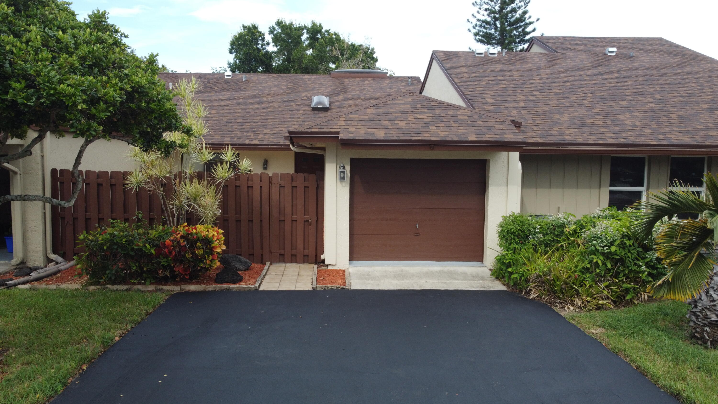 22702 Vistawood Way