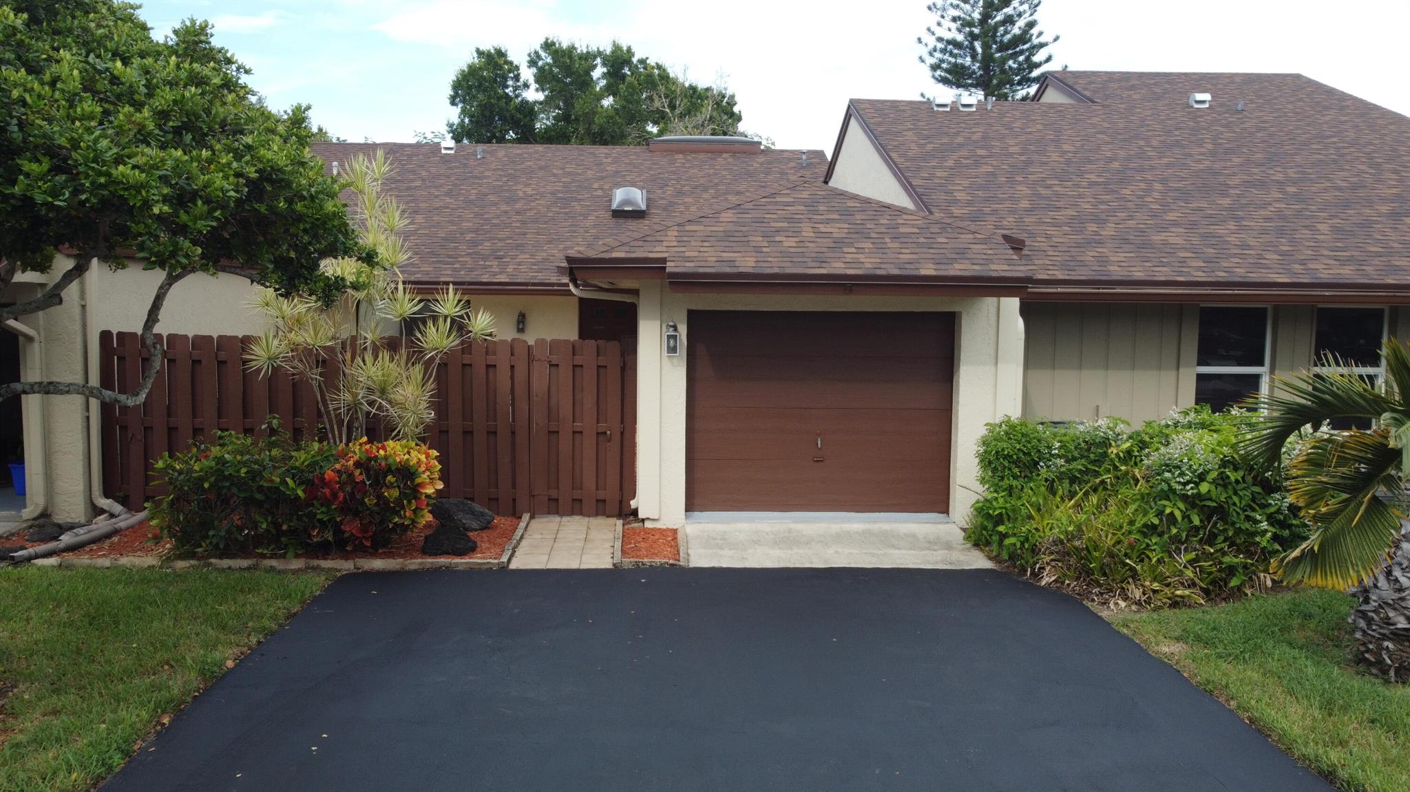 22702 Vistawood Way