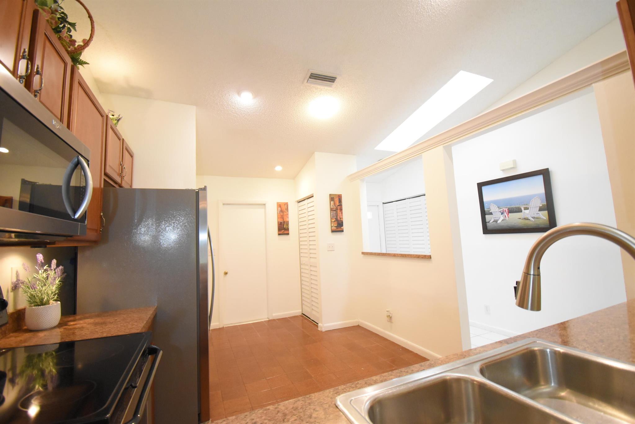 22702 Vistawood Way