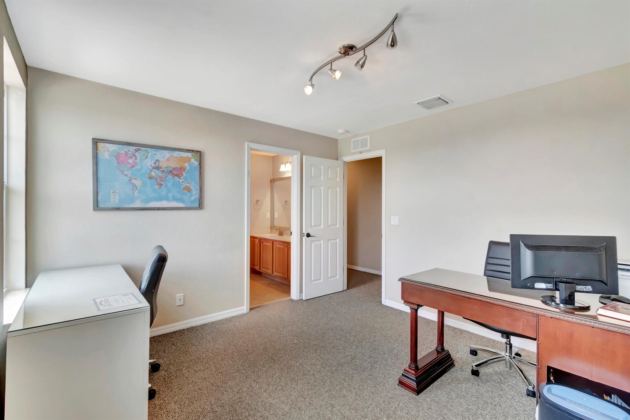 10583 Longleaf Lane
