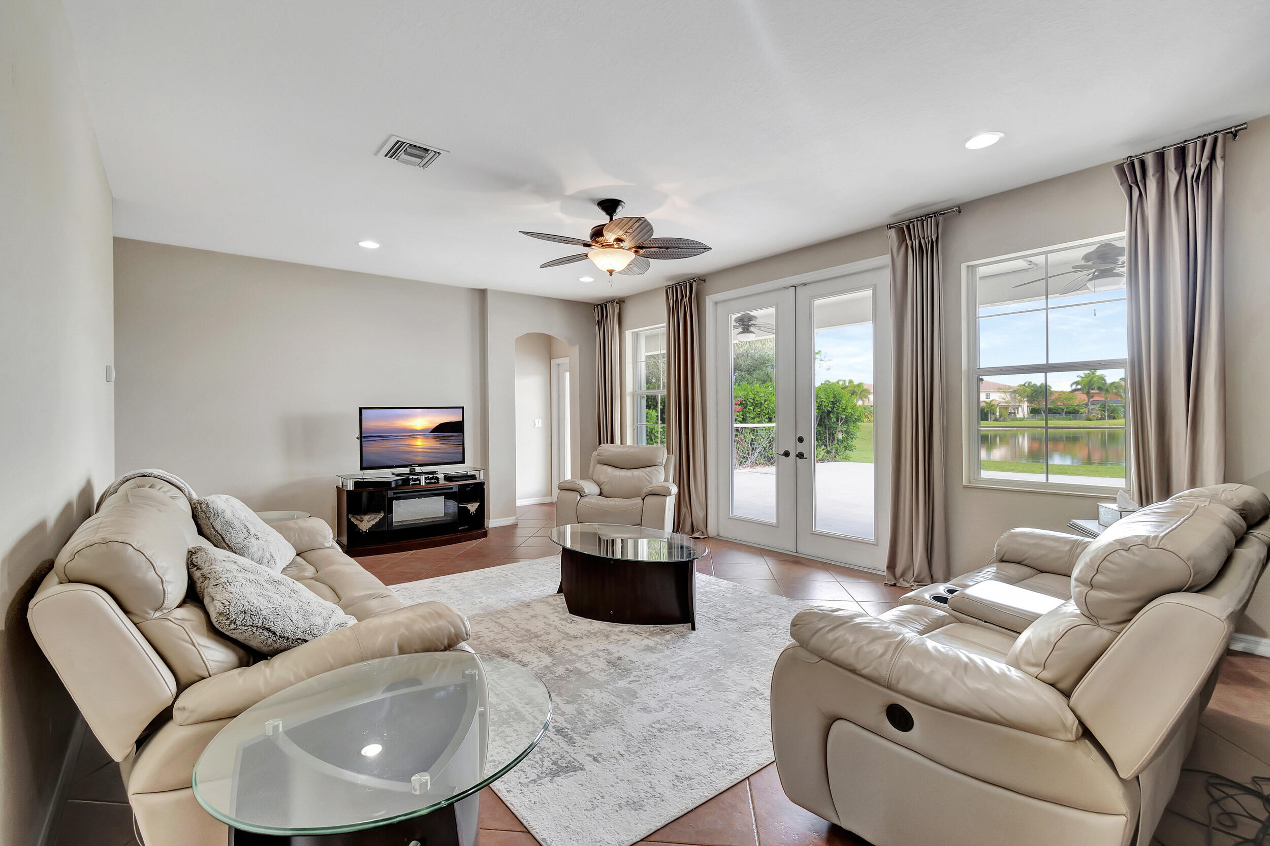 10583 Longleaf Lane