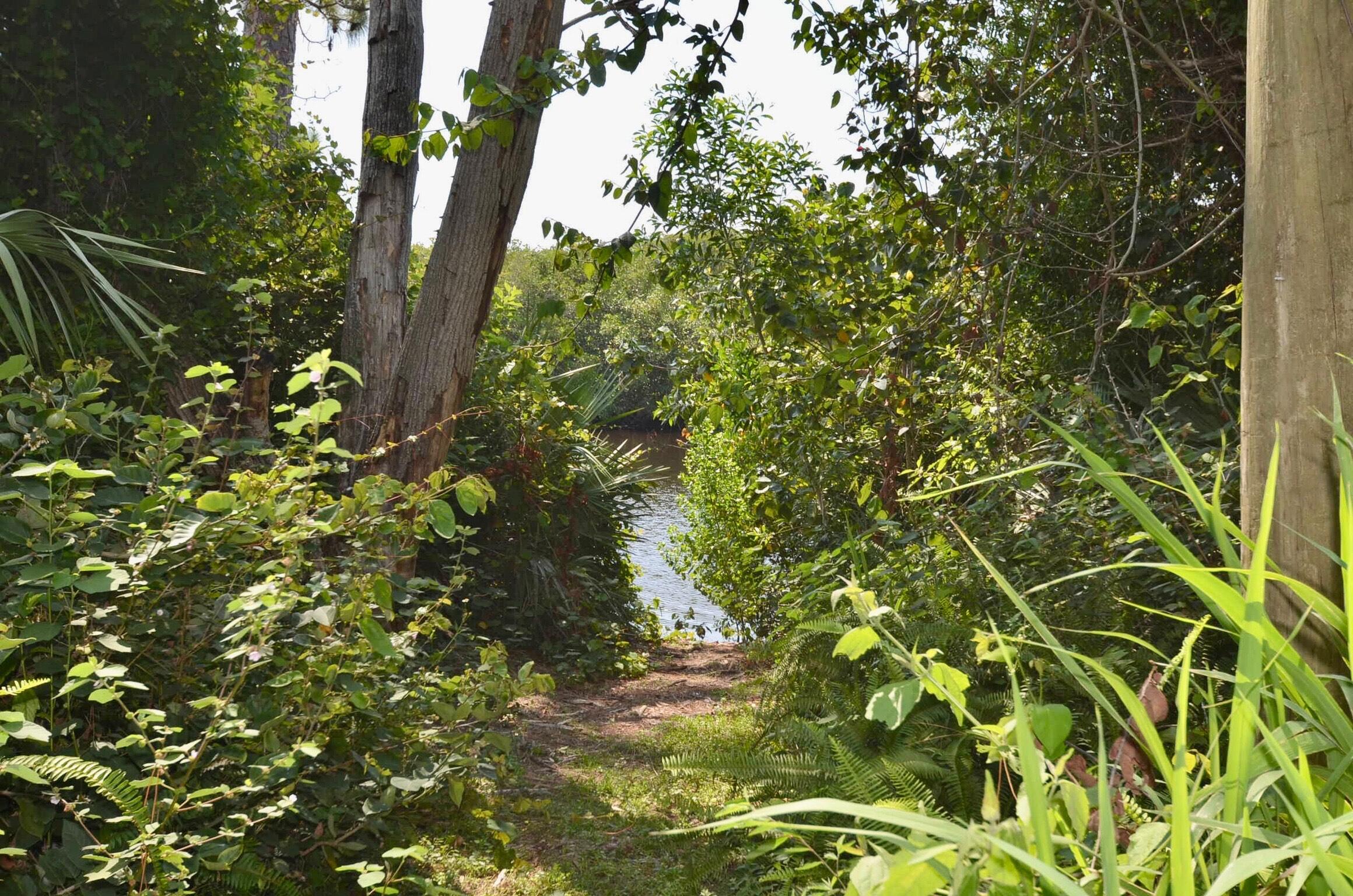 2044 SE Crowberry Drive