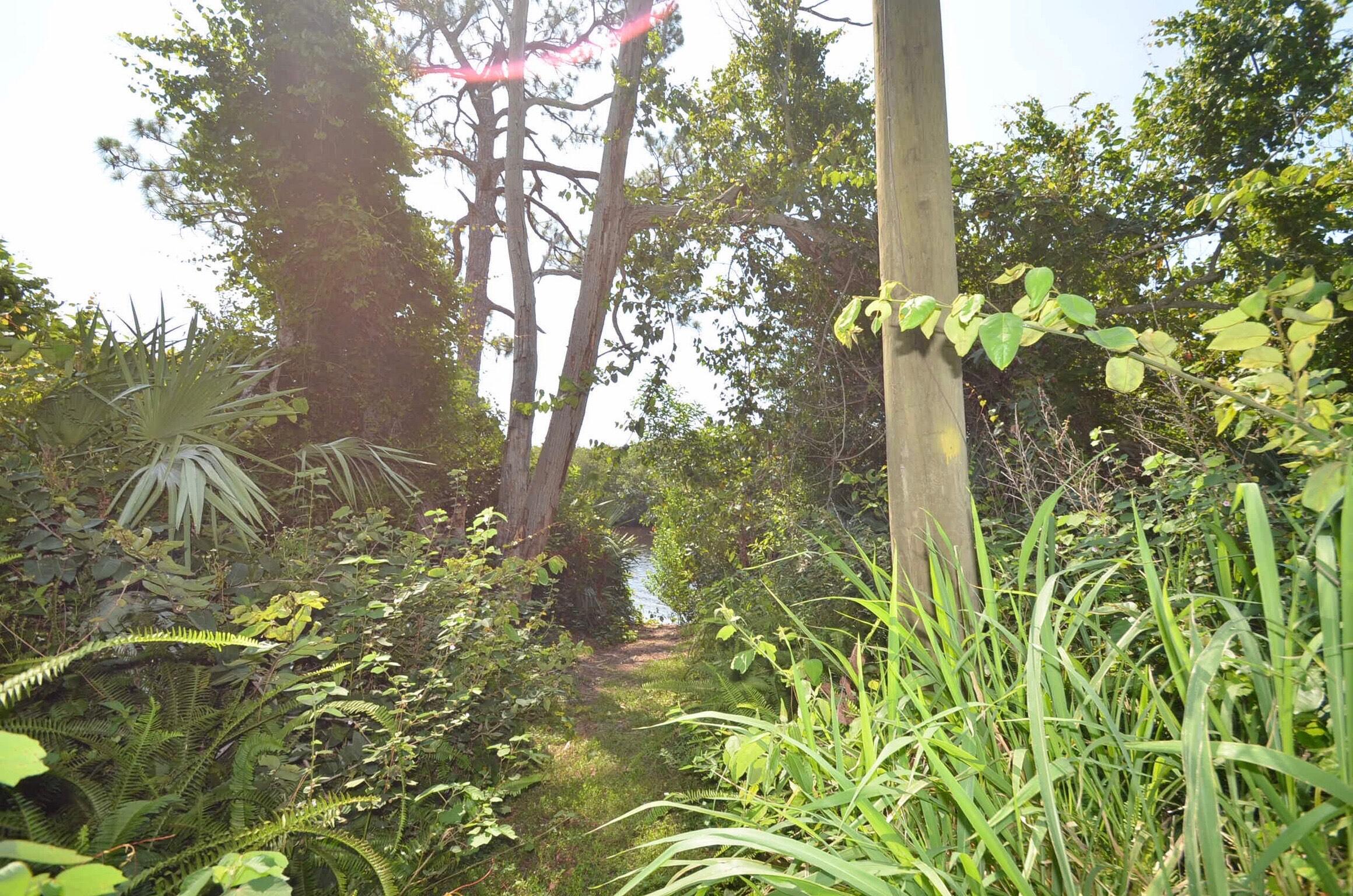 2044 SE Crowberry Drive