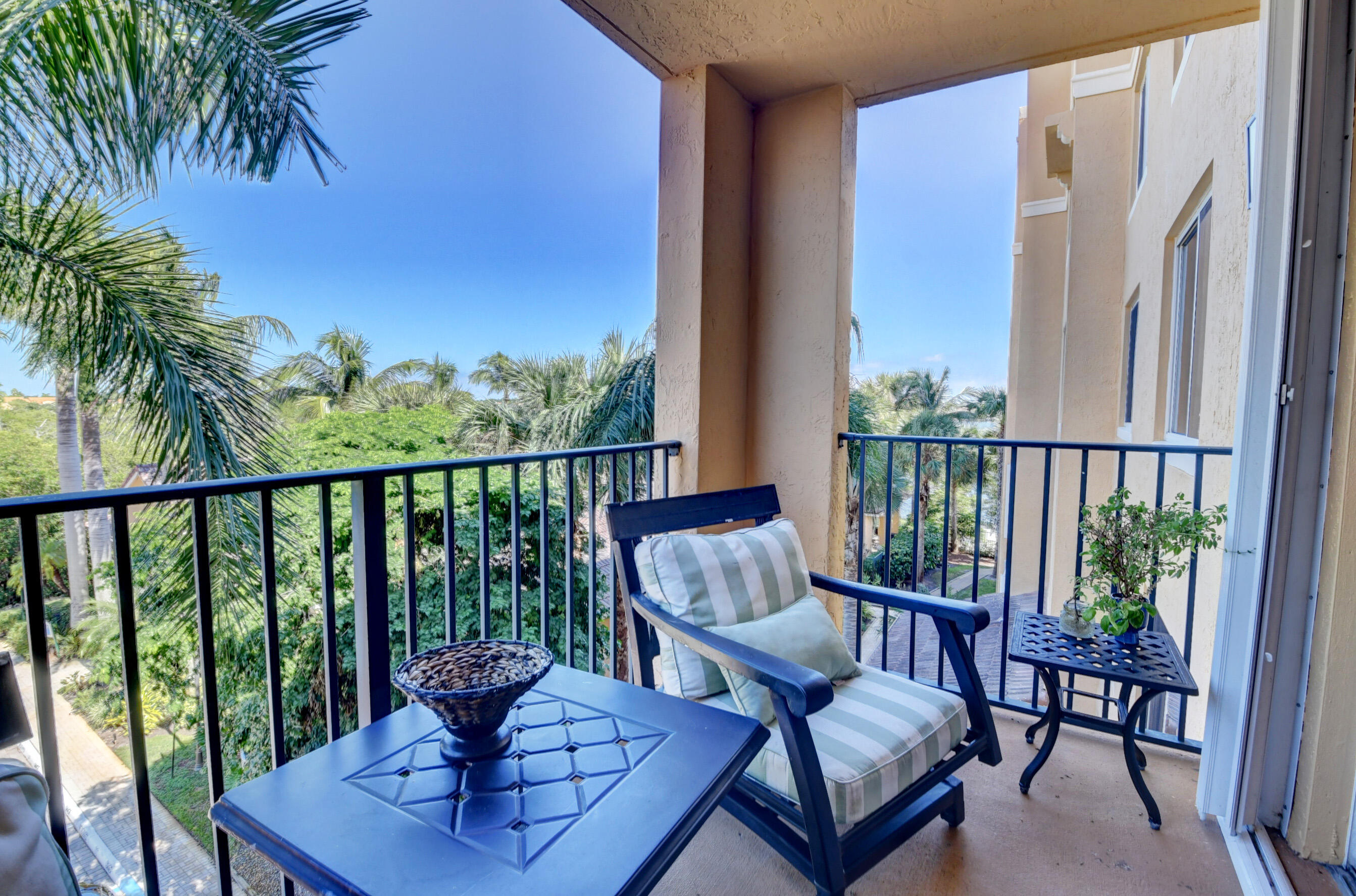 1200 Scotia Drive 405