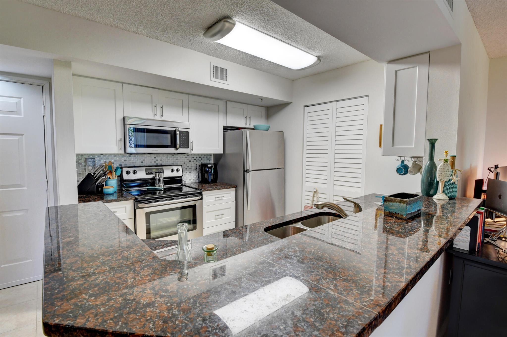 1200 Scotia Drive 405