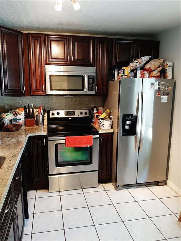 1679 NW Nw 15th Vis