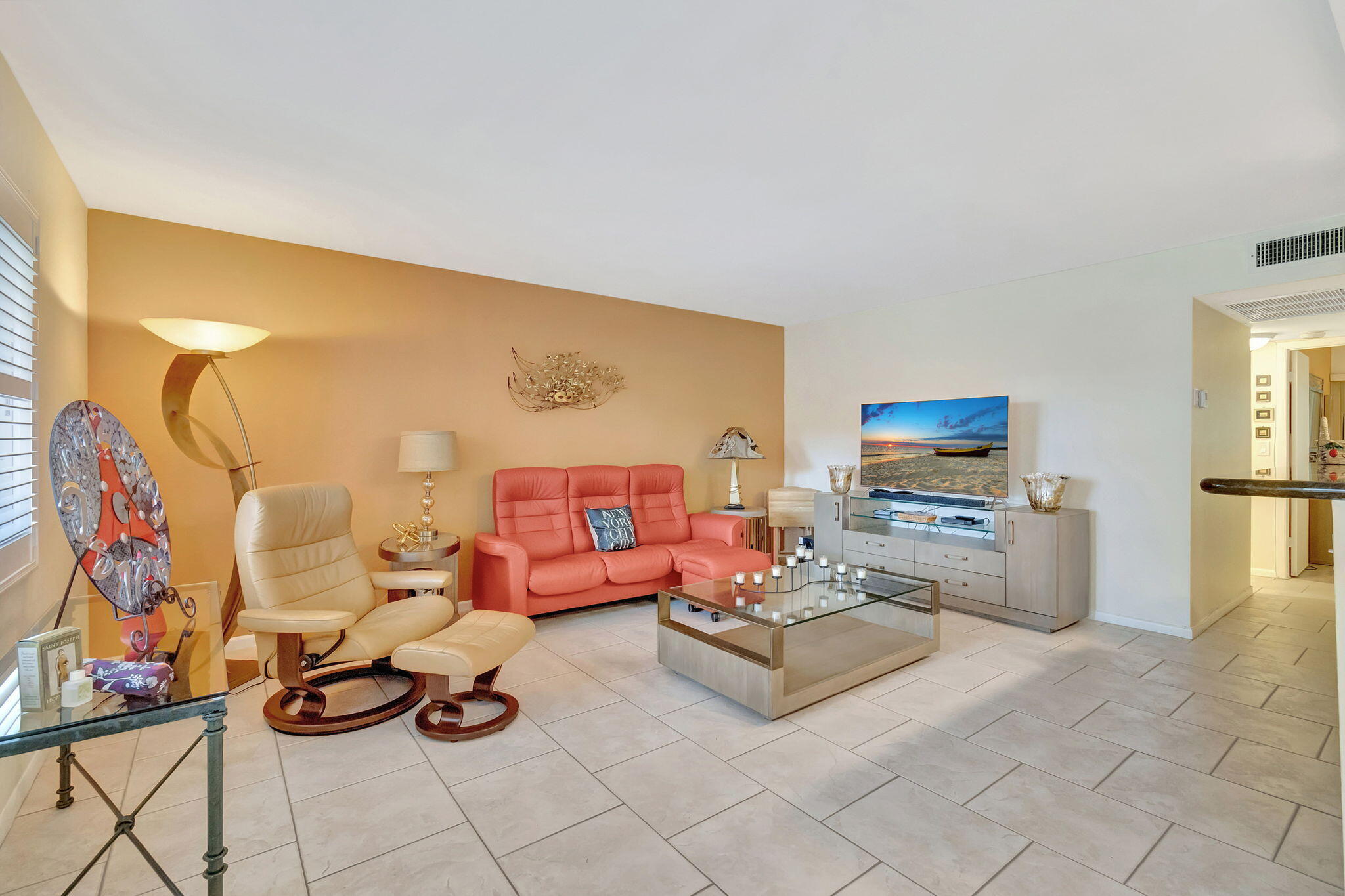 2042 Ventnor O