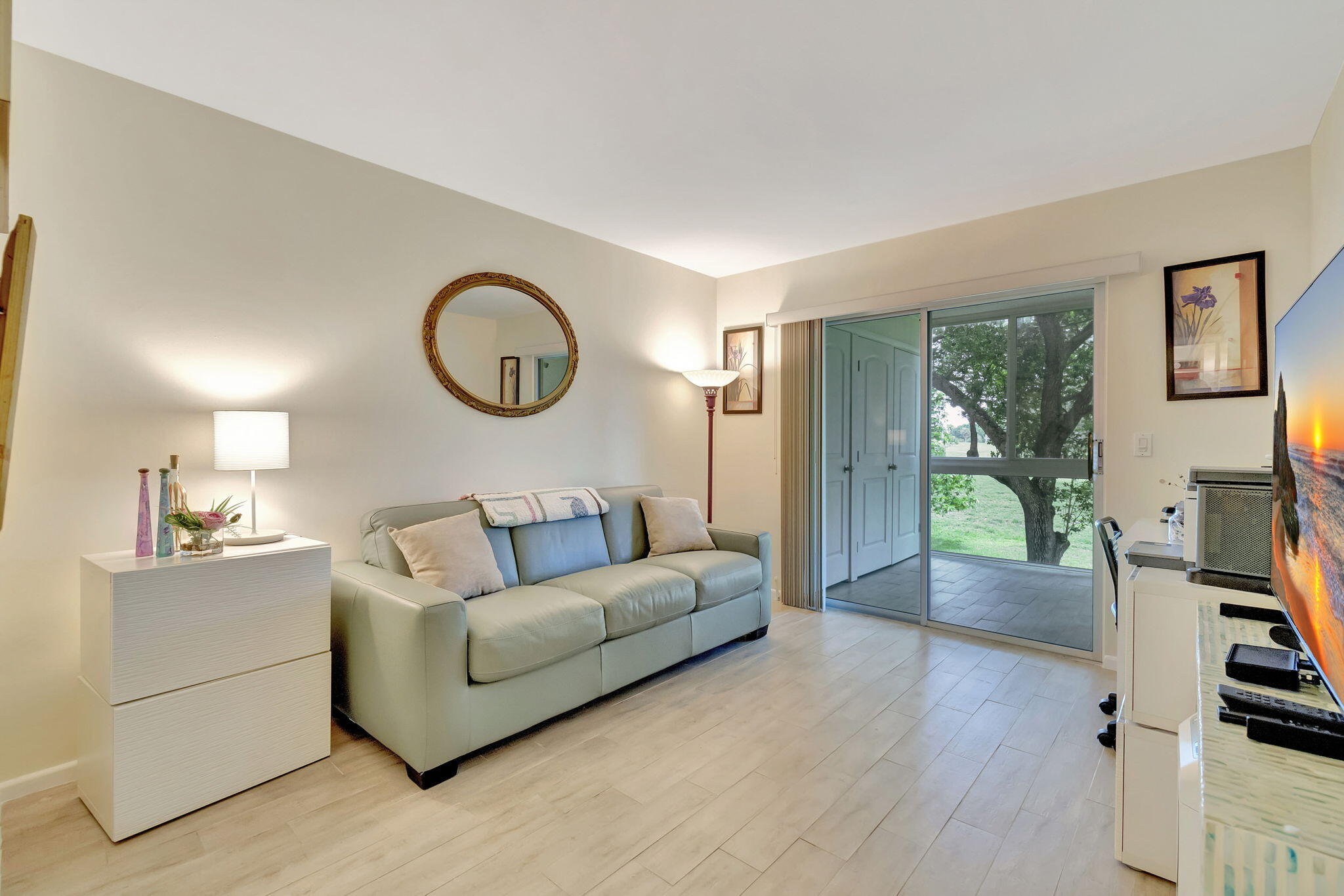 2042 Ventnor O