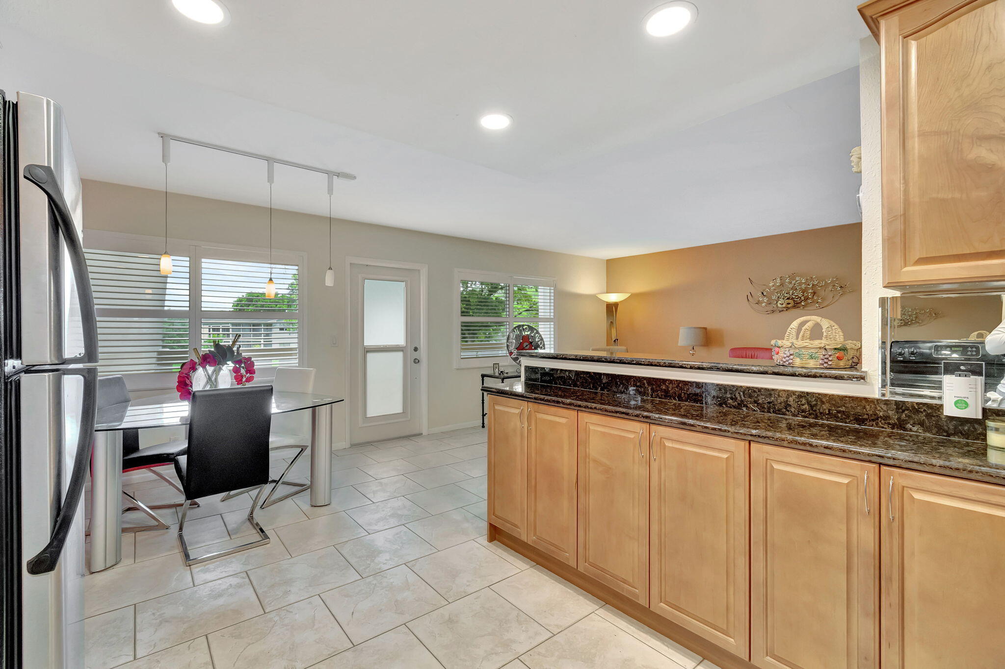 2042 Ventnor O