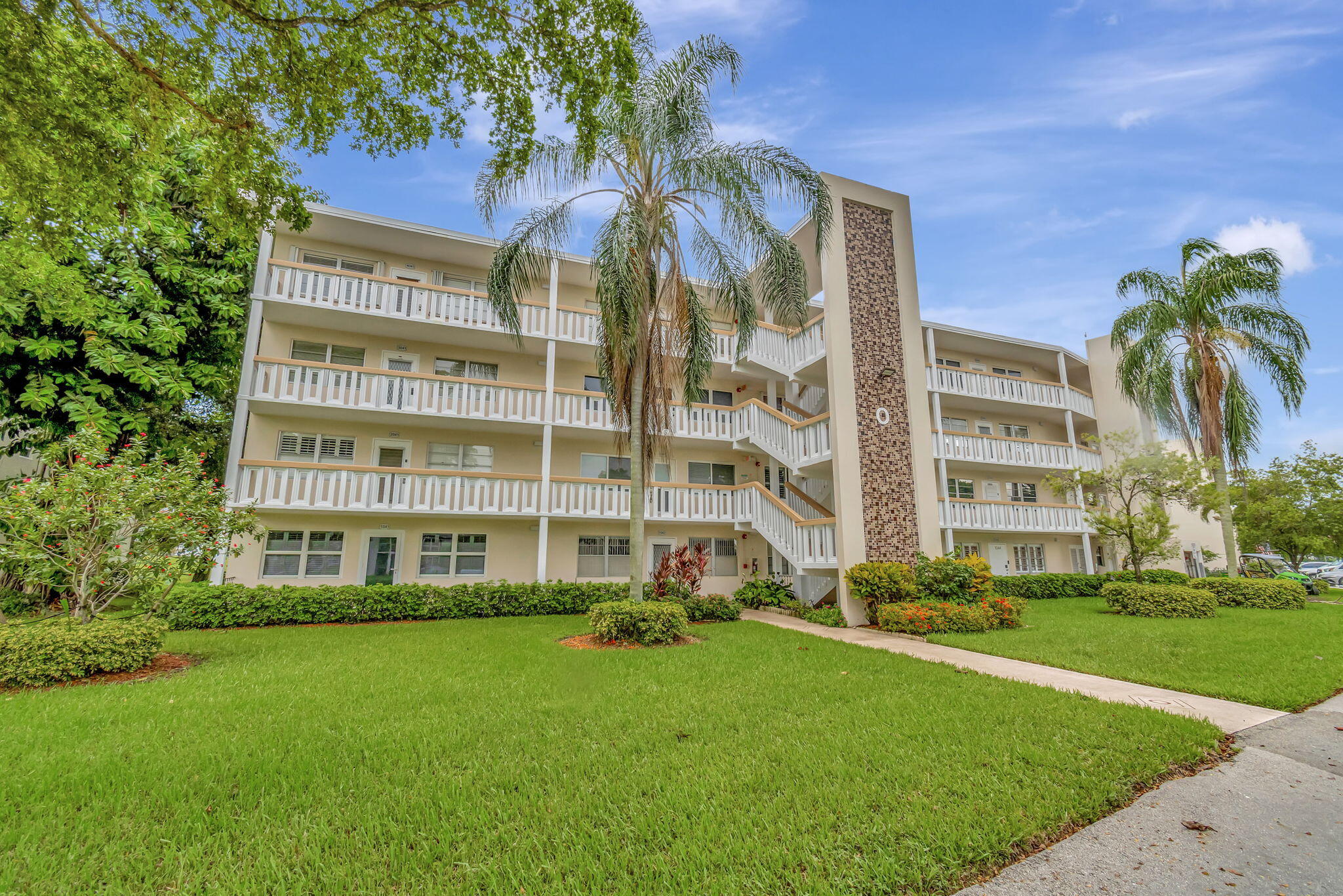 2042 Ventnor O