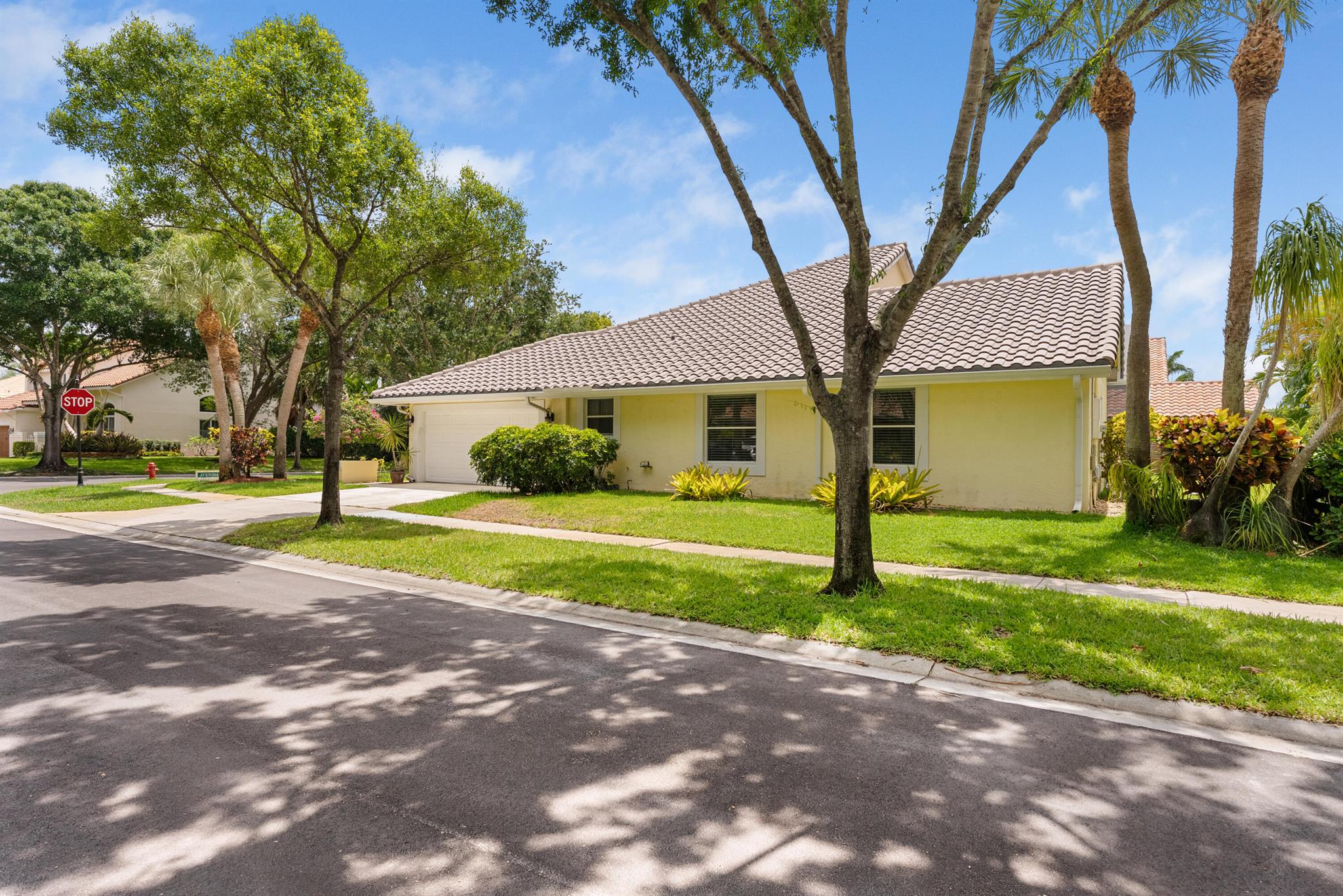 10888 Avenida Santa Ana