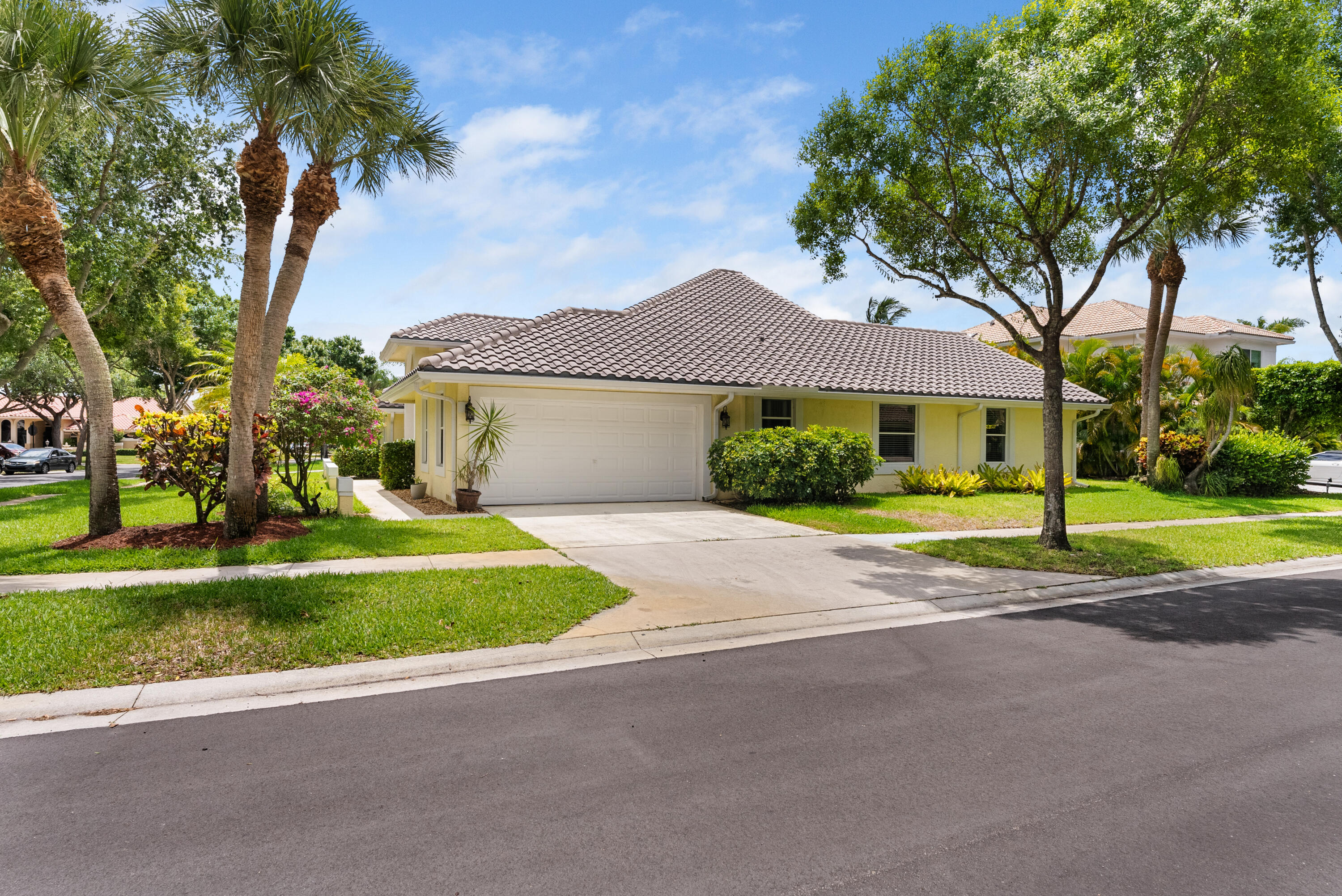 10888 Avenida Santa Ana