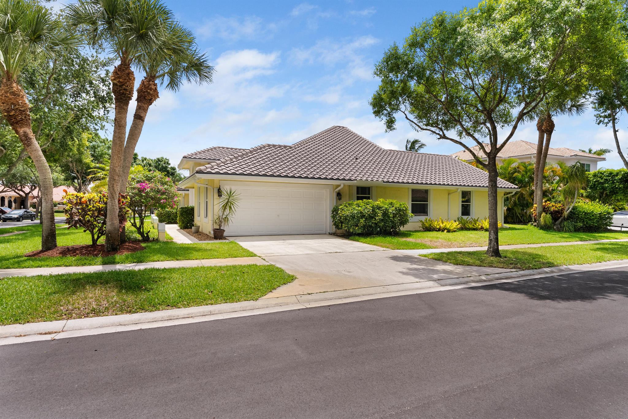 10888 Avenida Santa Ana