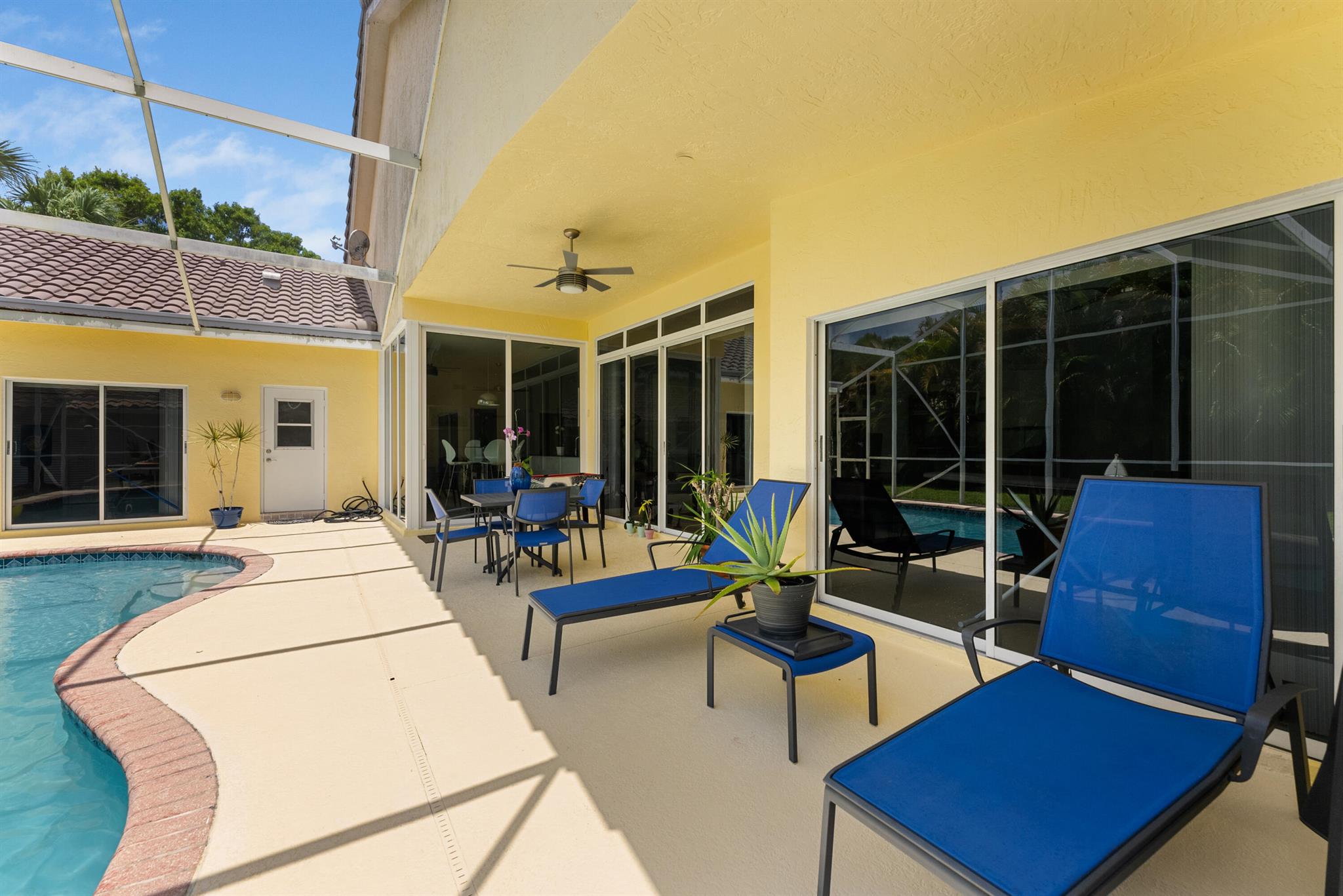 10888 Avenida Santa Ana