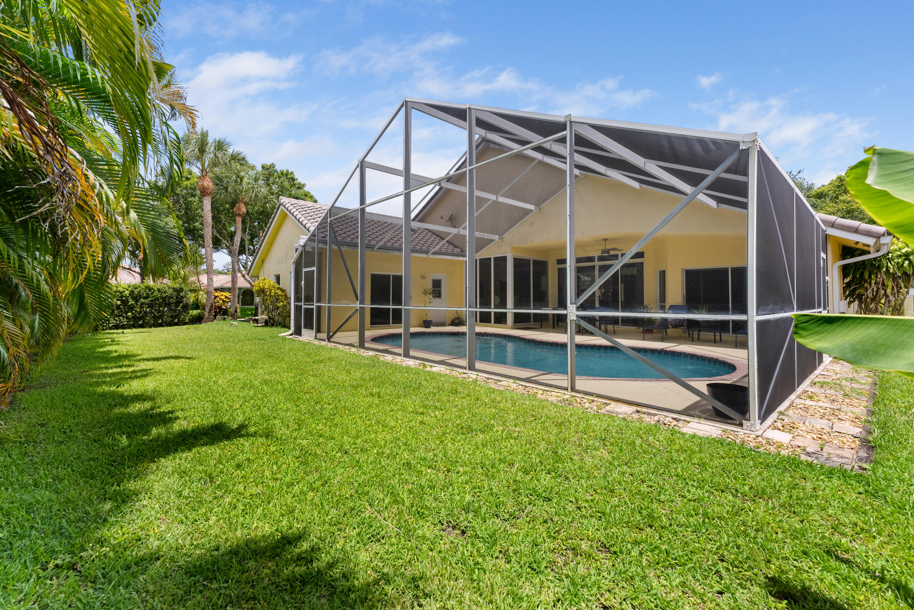 10888 Avenida Santa Ana