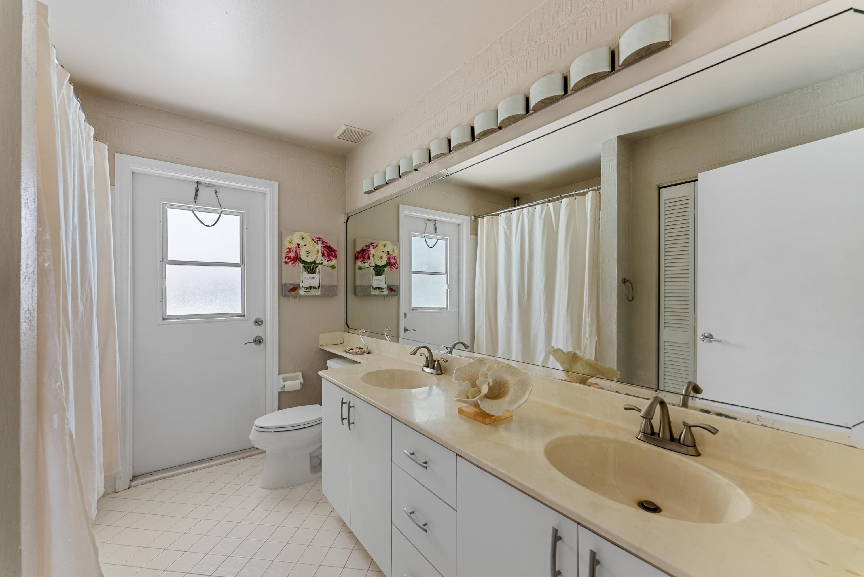 10888 Avenida Santa Ana