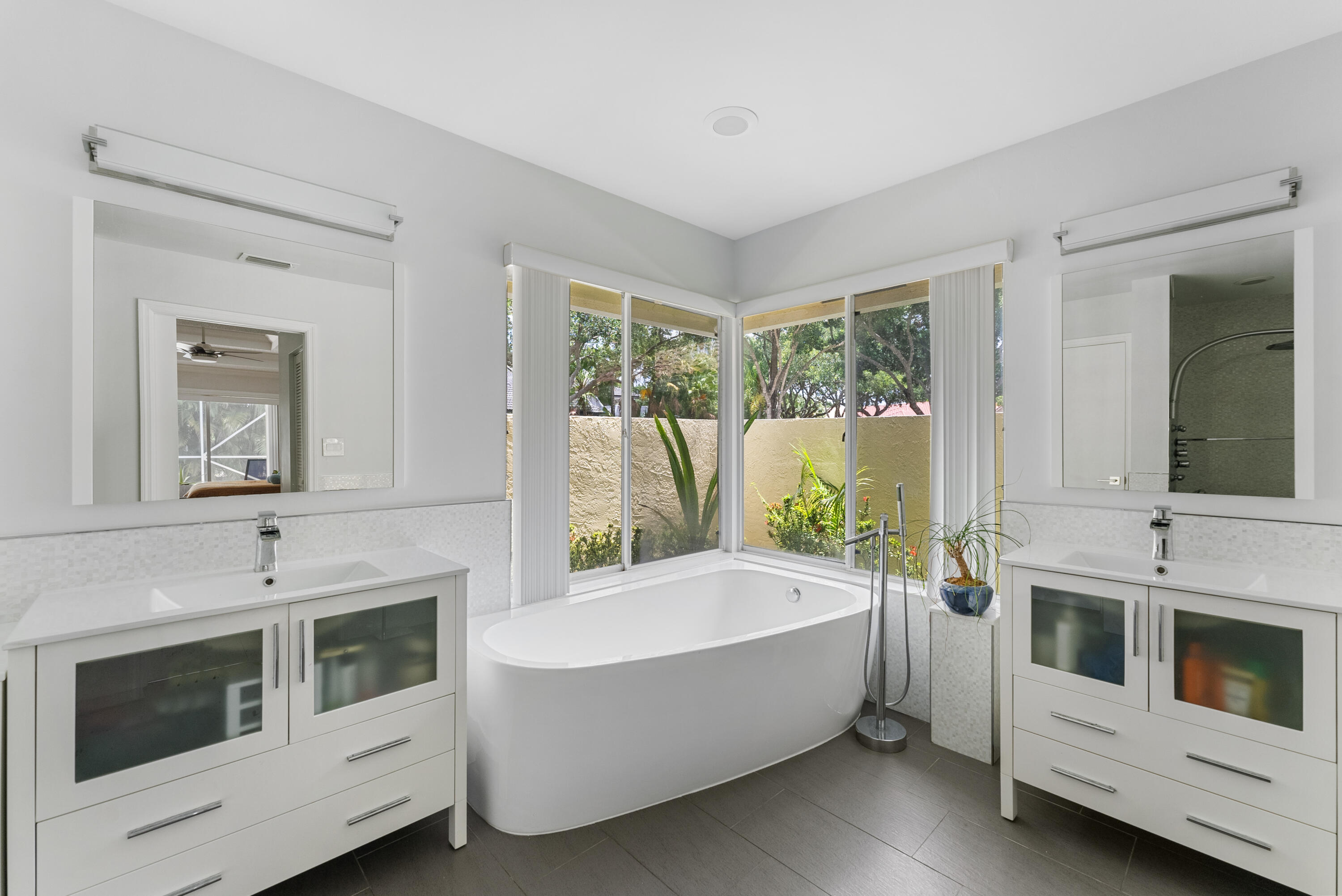 10888 Avenida Santa Ana