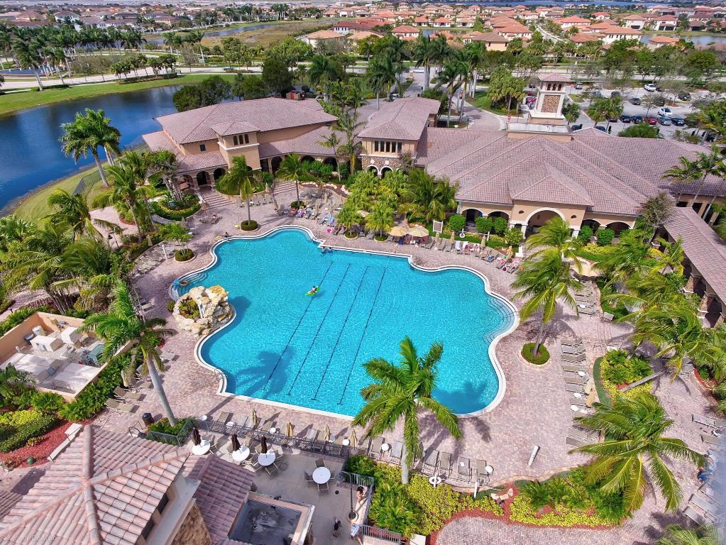 12093 NW Nw 79 Court, Parkland