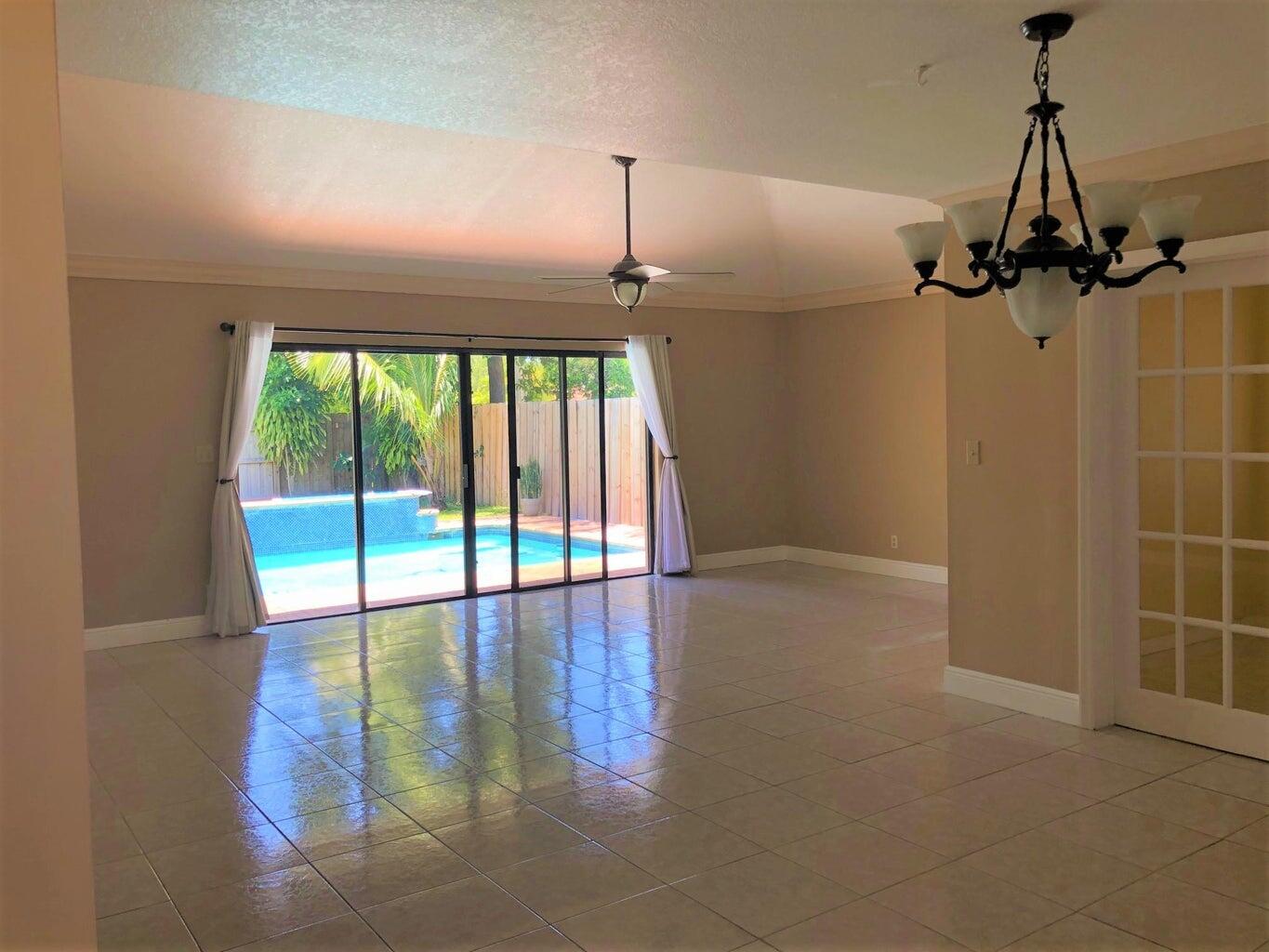 6621 Pond Apple Road