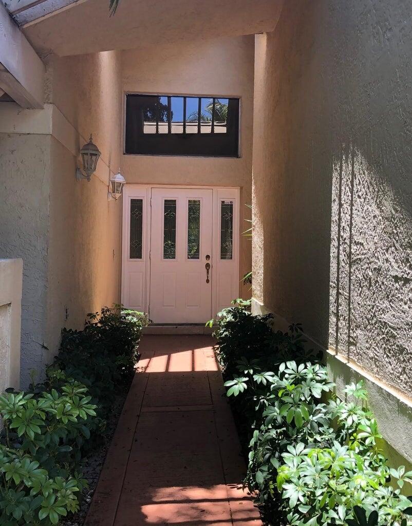 6621 Pond Apple Road