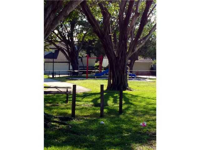 6621 Pond Apple Road