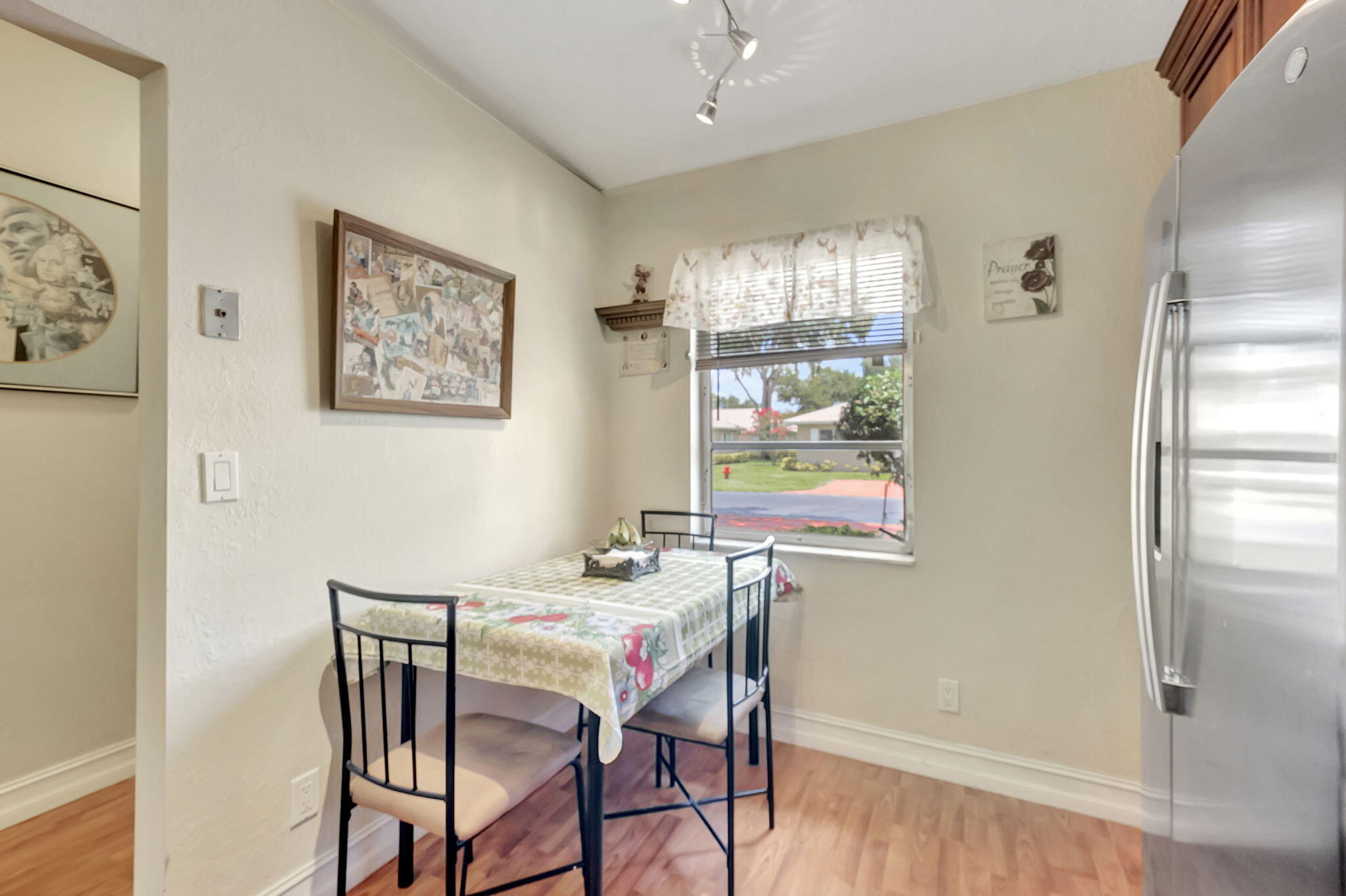 8612 Overset Lane