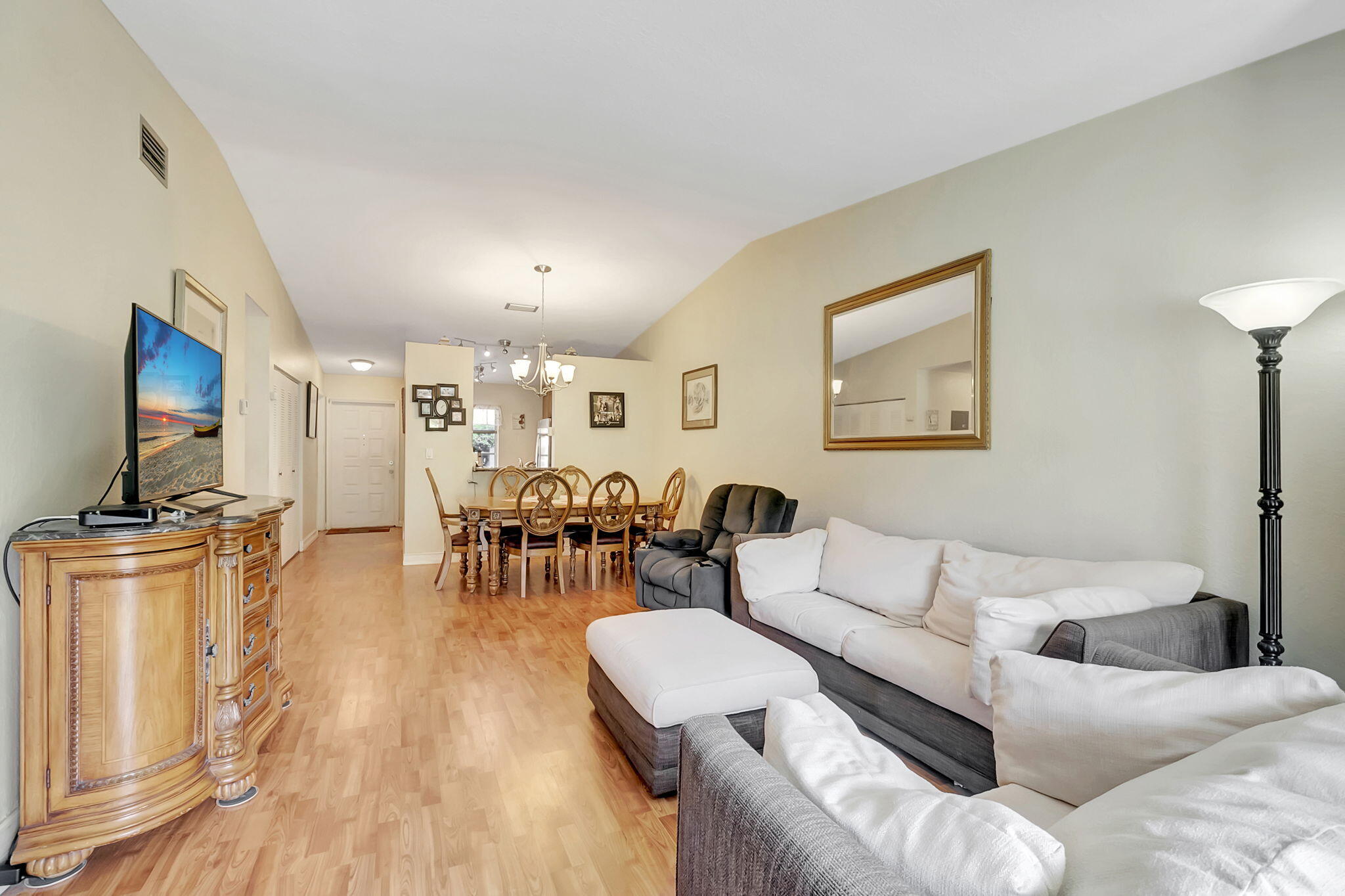 8612 Overset Lane