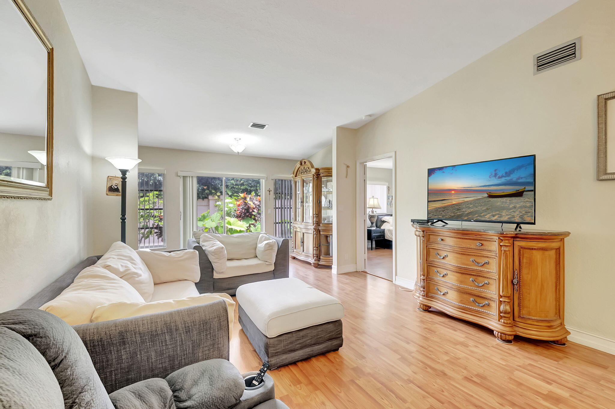 8612 Overset Lane