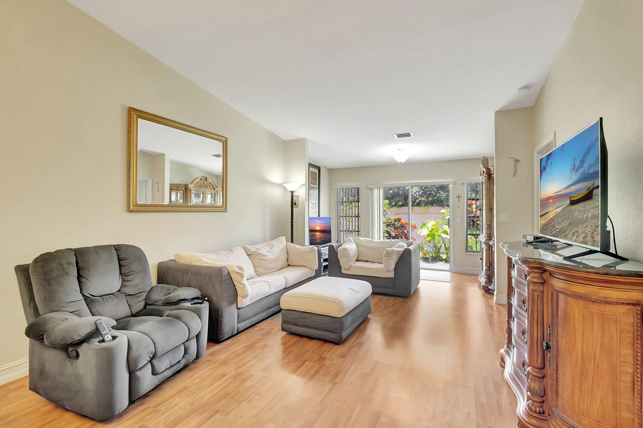8612 Overset Lane