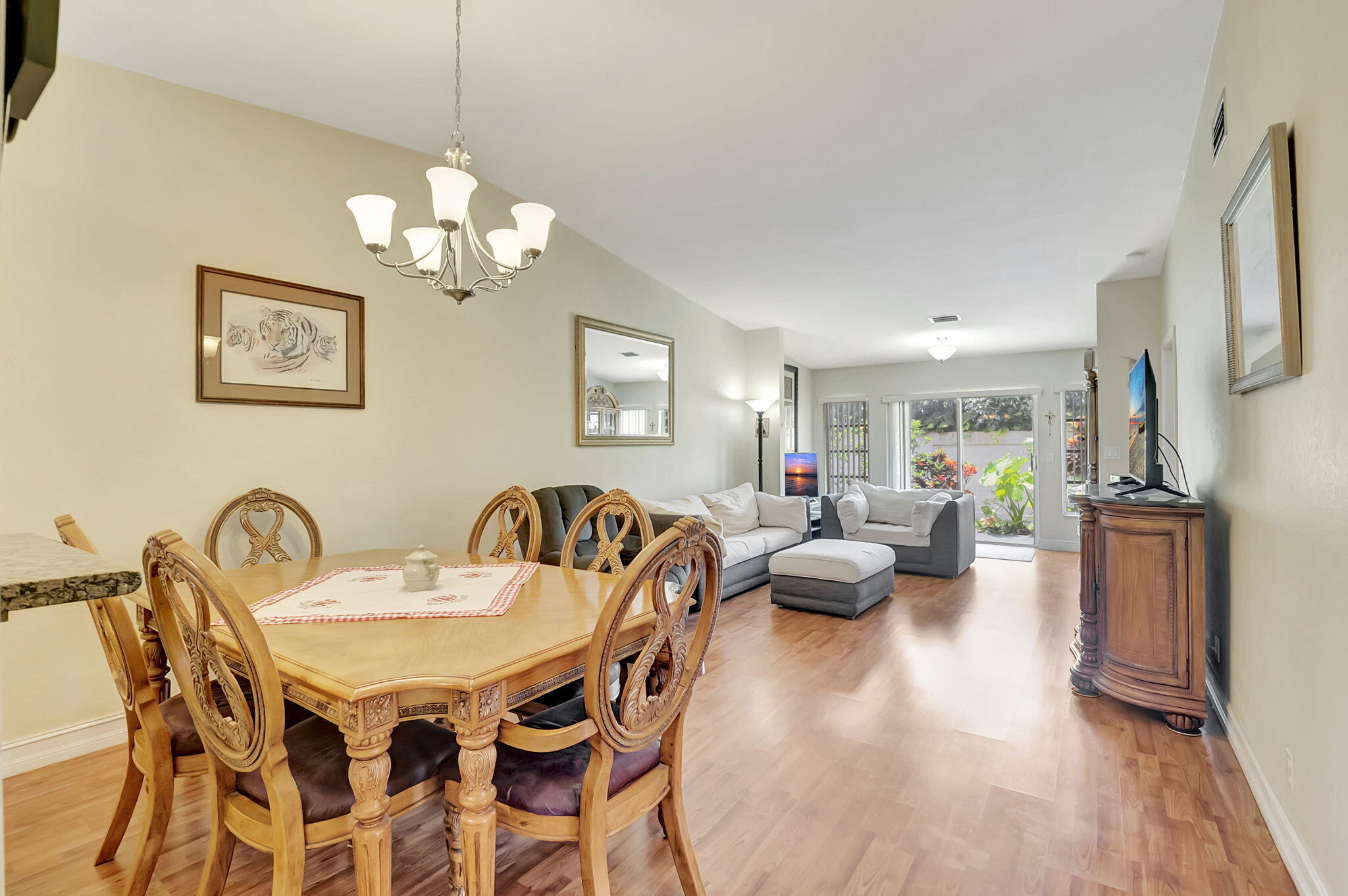 8612 Overset Lane