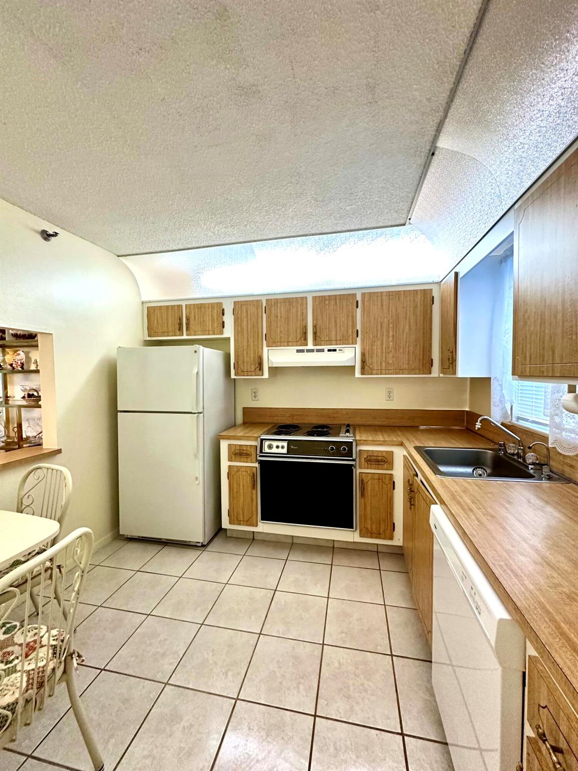 9235 SW 8th Street 303