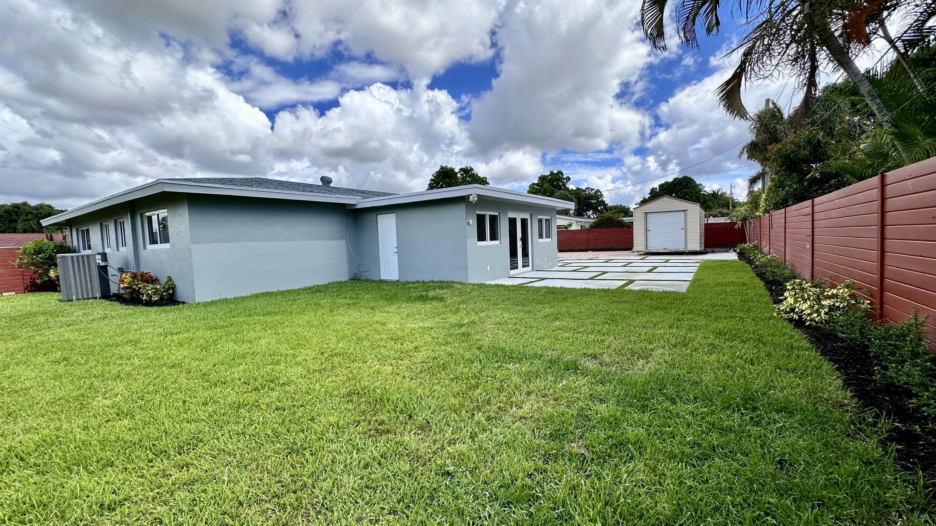 22 SE 7th Avenue
