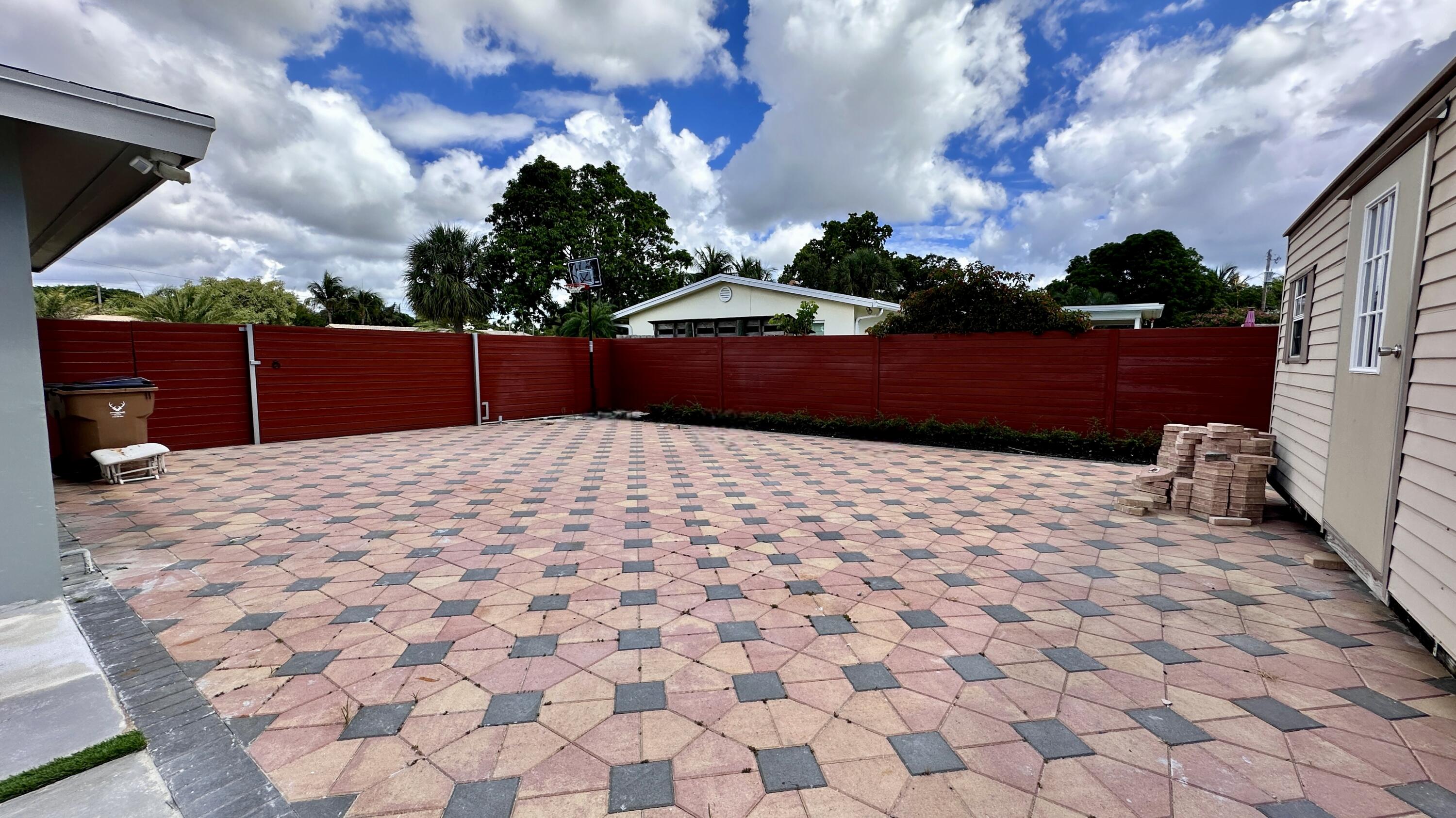 22 SE 7th Avenue